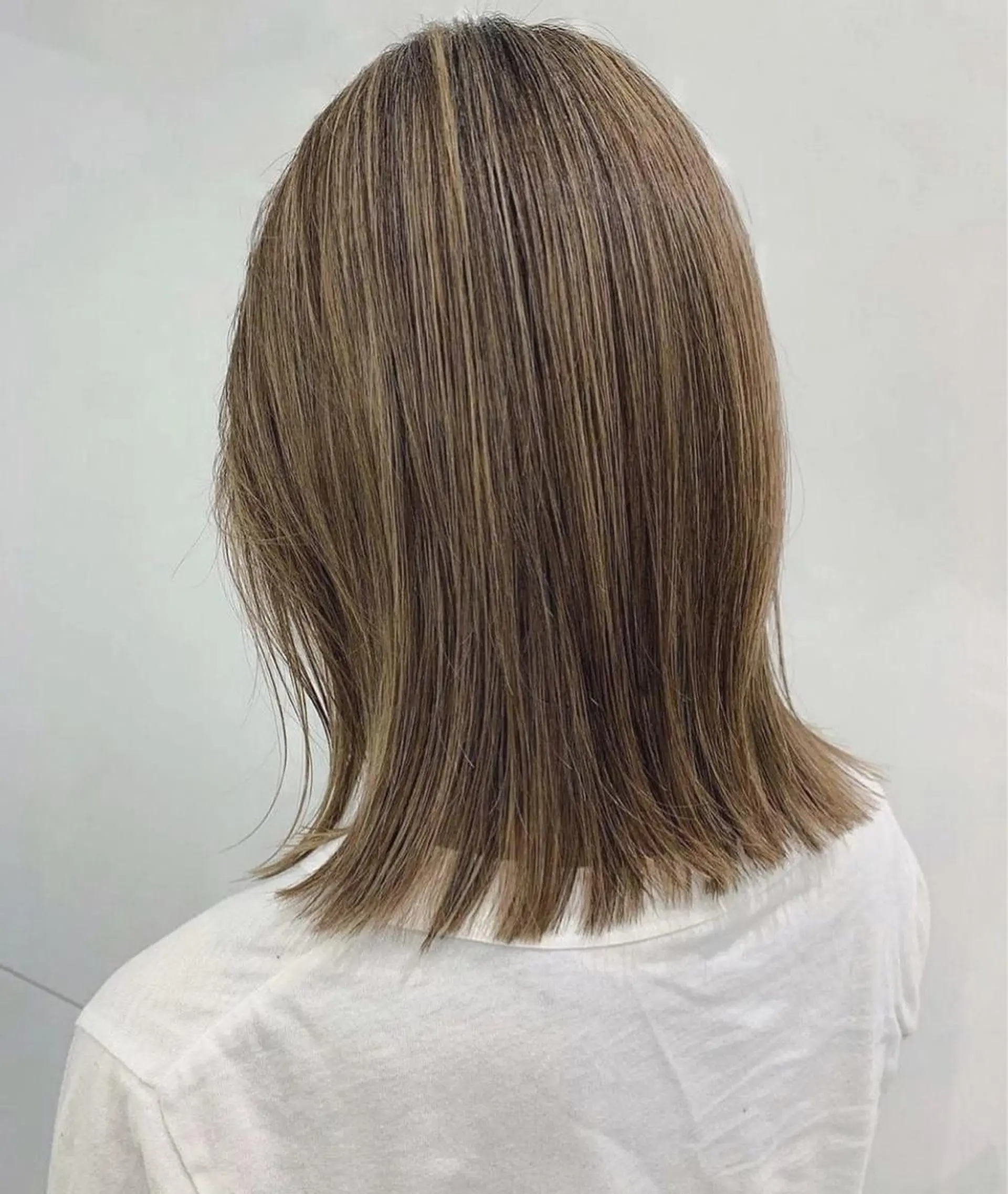 ミディアム カラー 森田 三琴のヘアスタイル