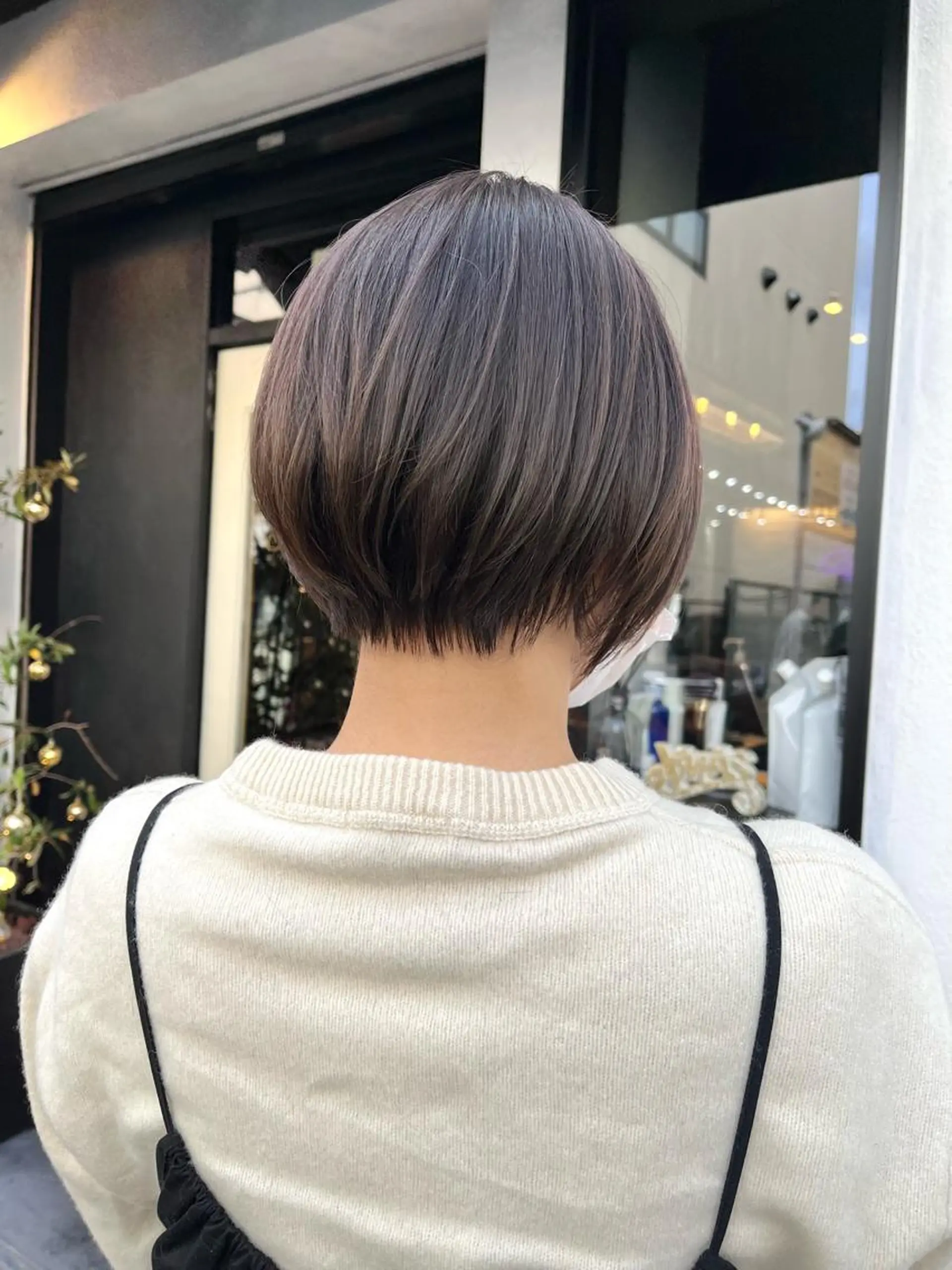ショート カラー ショートボブ グレージュ ミルクティーグレージュ ボブ ショートヘア カット ヘアカラー トリートメント SALOWIN神戸三宮店所属・【美髪を叶える】中谷 彰宏（アキ)のヘアスタイル