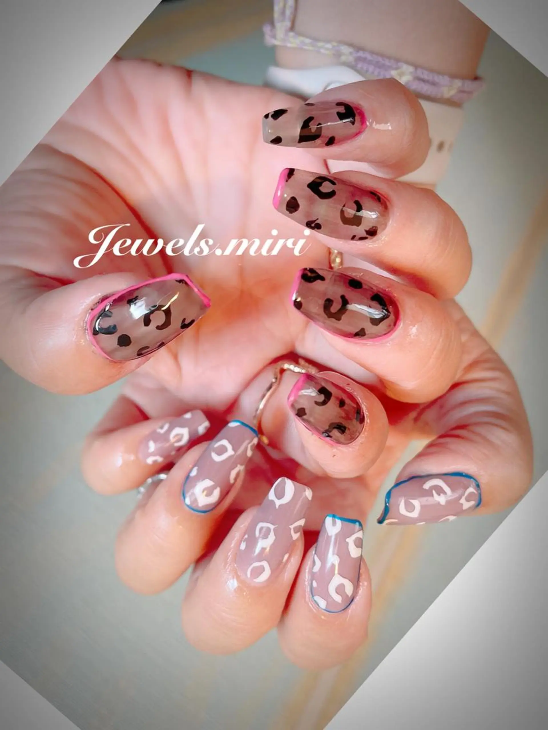 ネイル アニマル柄 アートネイル ブルー ジェルネイル ピンク Jewels nail lily 白楽所属・ネイルサロン Jewels Mのネイルデザイン