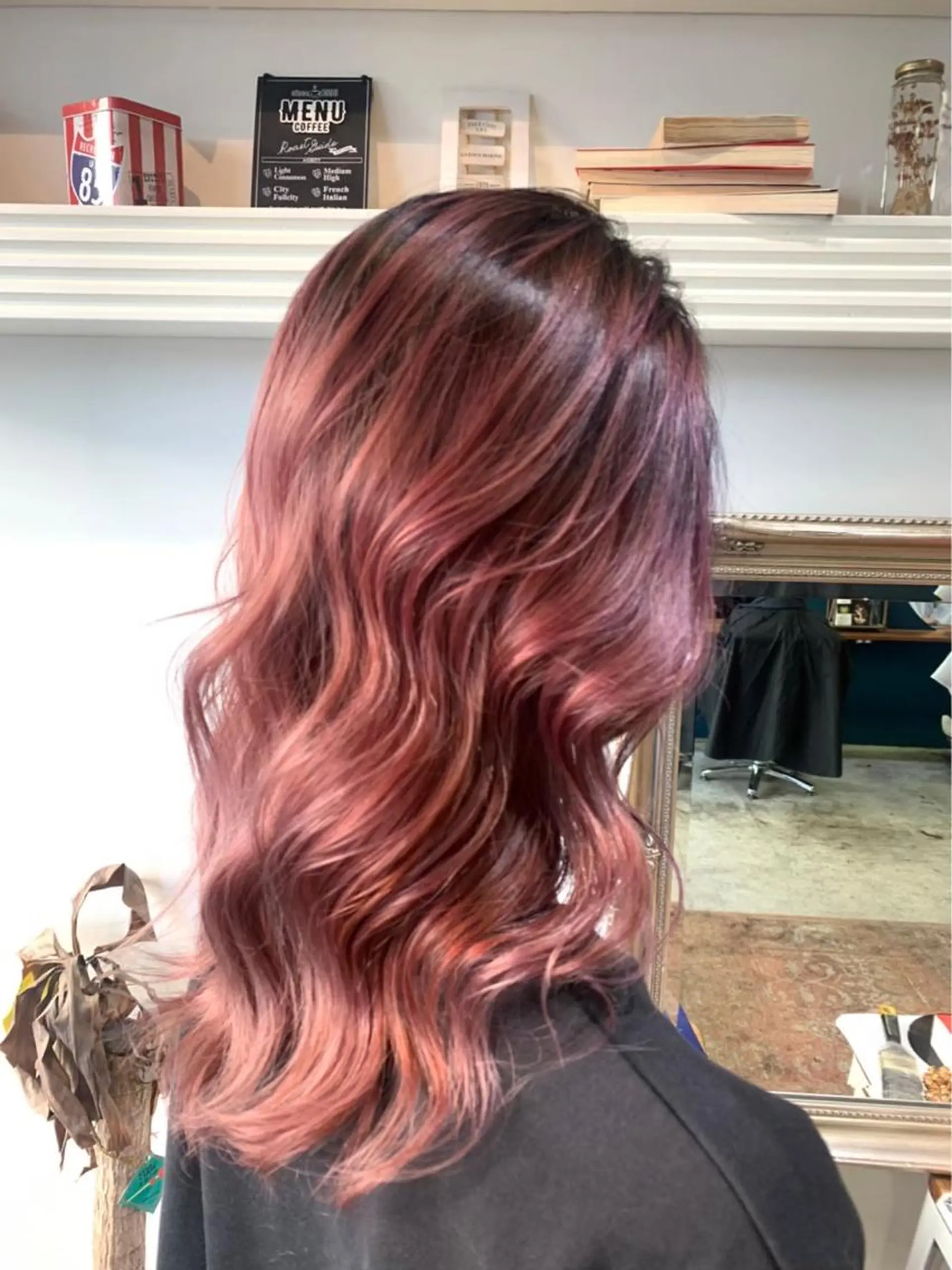 ミディアム カラー MUSASHI ブリーチカラー◎のヘアスタイル