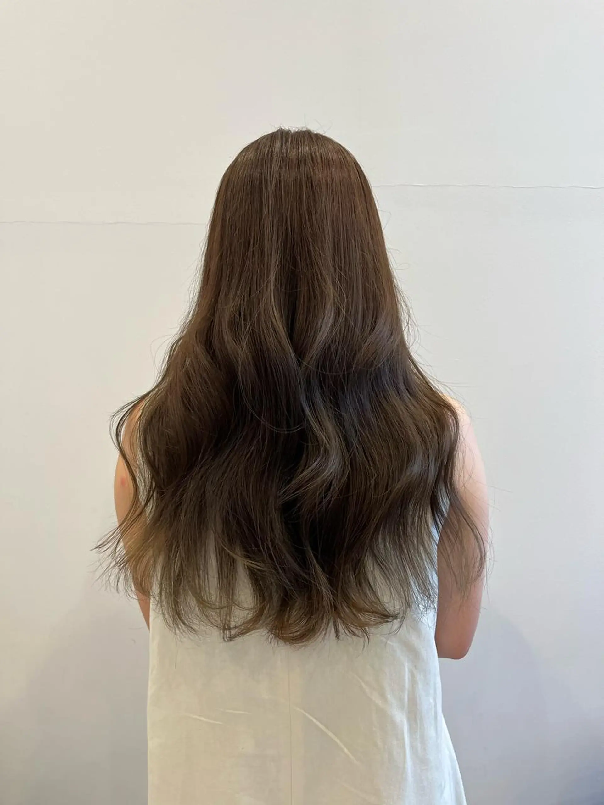 ロング カラー ベージュカラー ブリーチ ブリーチなしカラー オリーブベージュ haruka 🩶のヘアスタイル