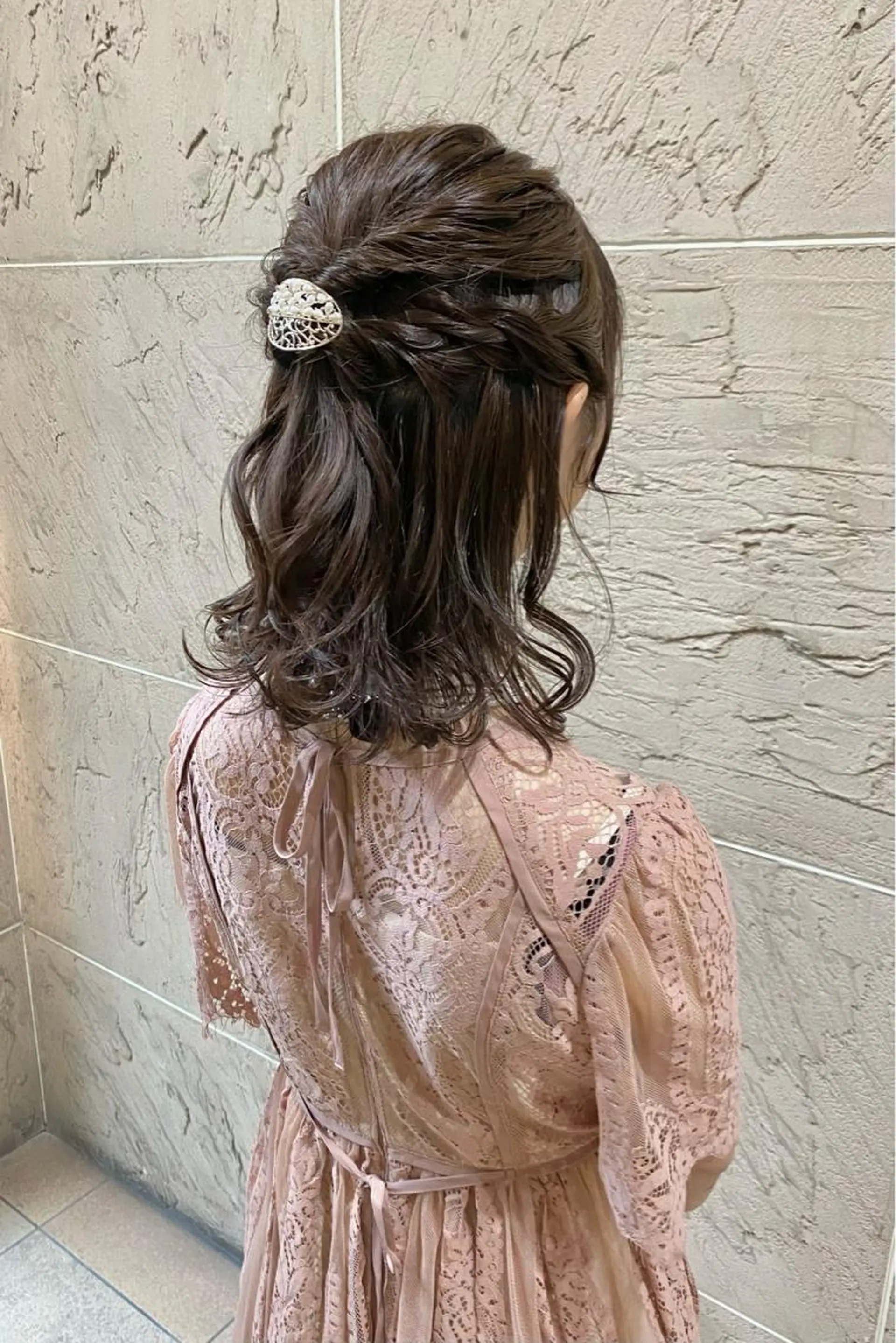 ミディアム 菊地 紗矢のヘアスタイル