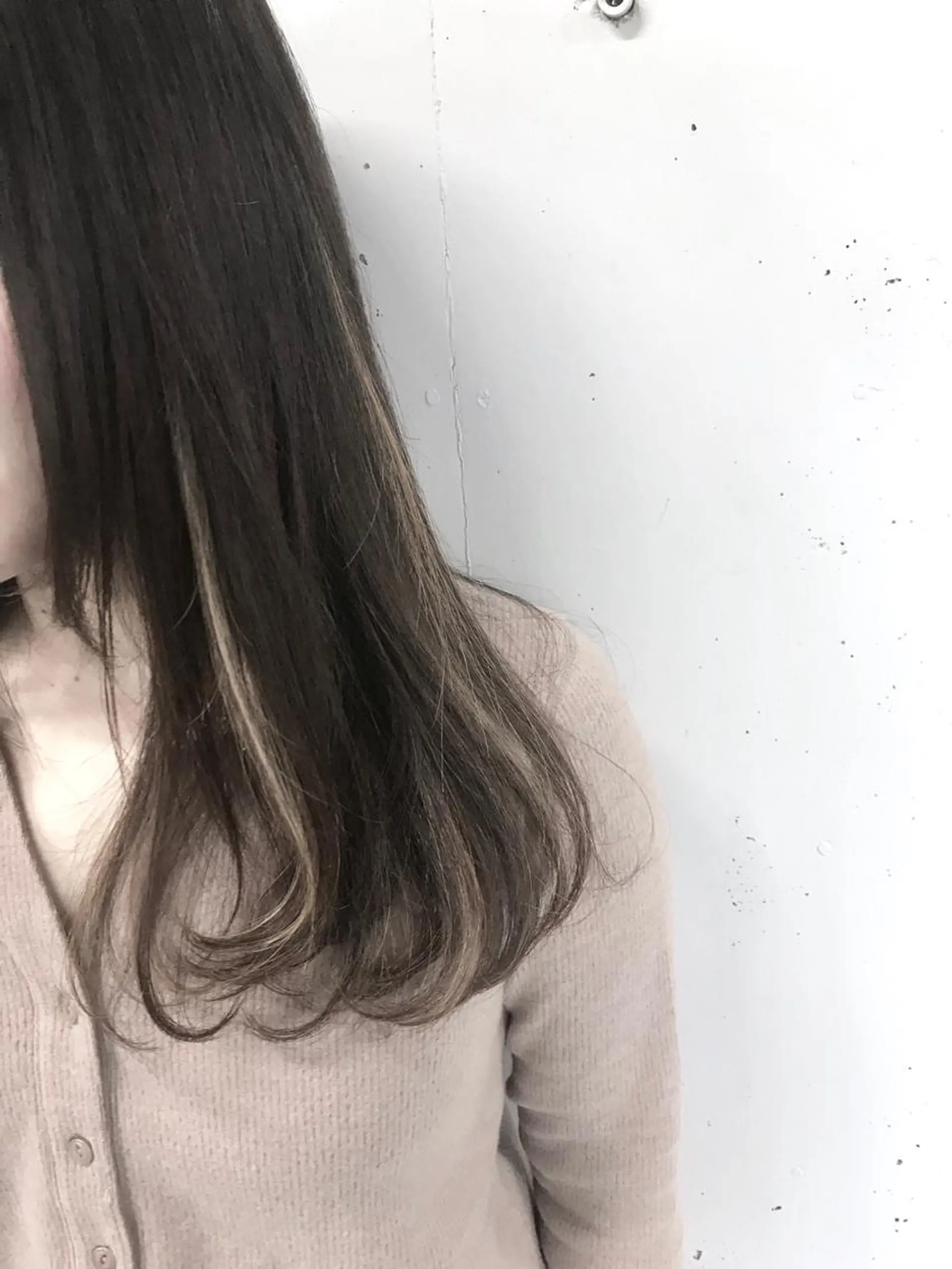 セミロング カラー ハイライトカラー ハイライト ヘアカラー トリートメント 新井 広樹のヘアスタイル