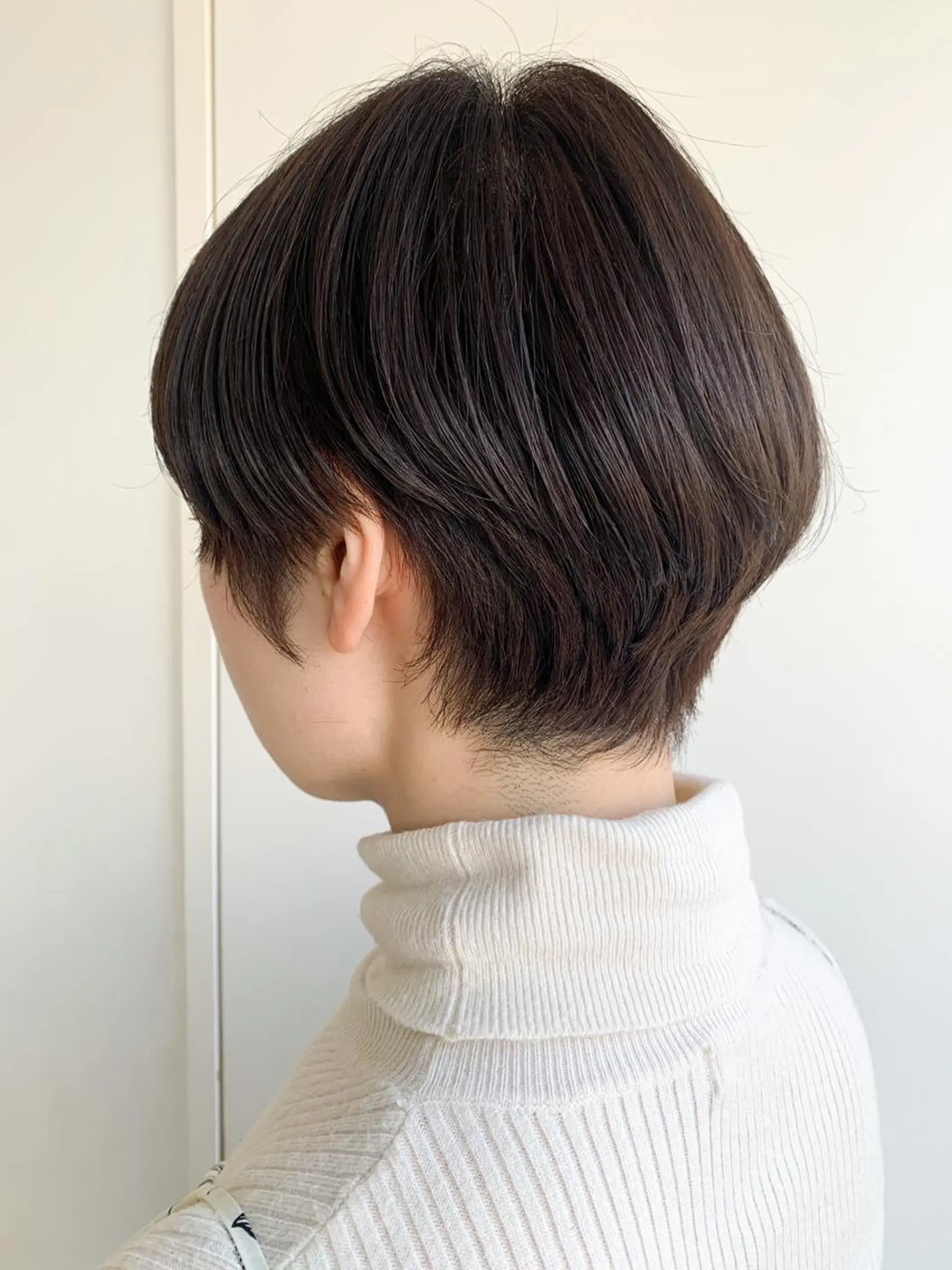 ショート nuu所属・💜ショート💜 ウルフ、ボブ二色亜美のヘアスタイル