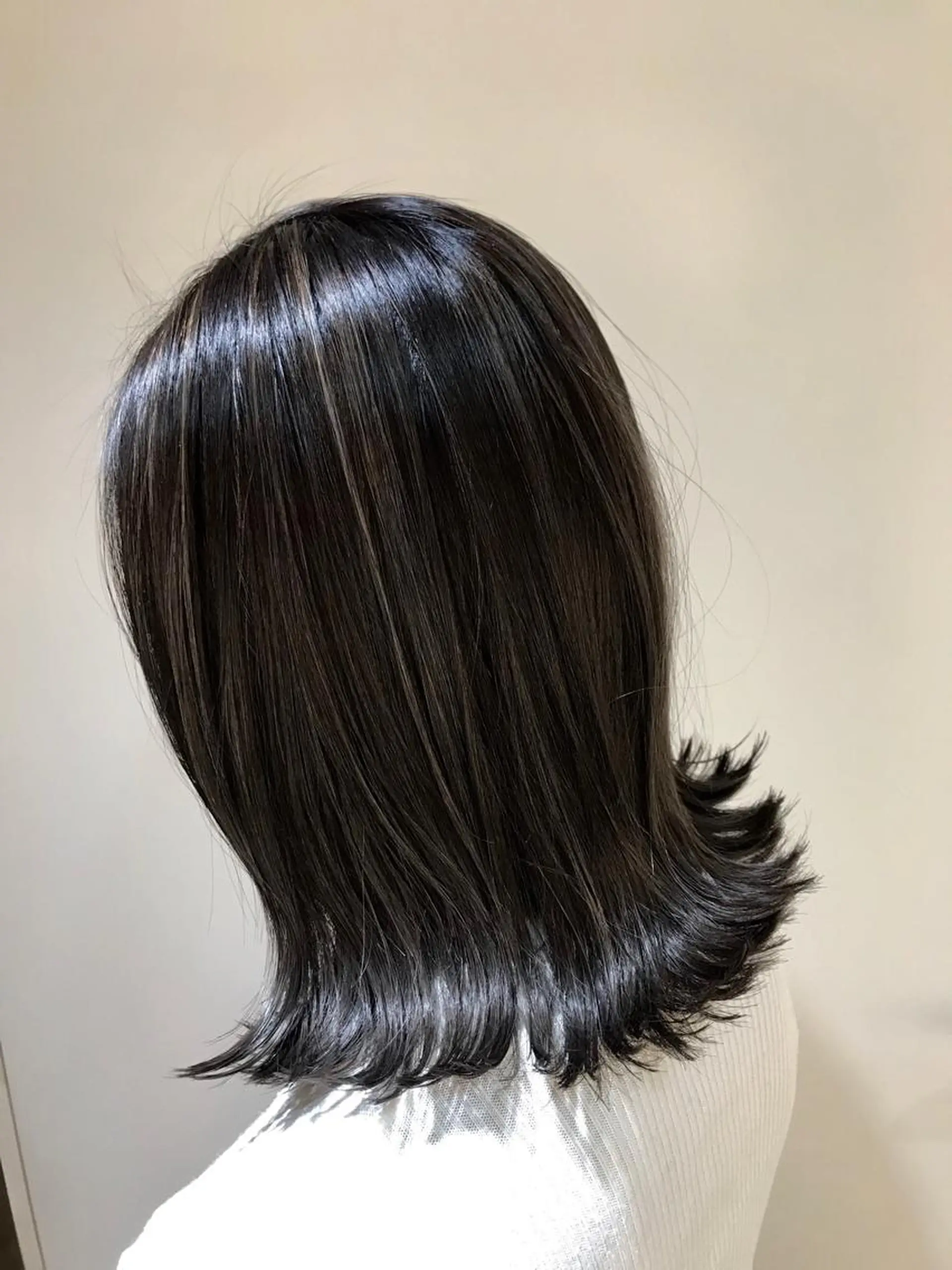 ショート カラー ハイライトカラー ハイライト 外ハネヘア Remore所属・中塚 義人のヘアスタイル