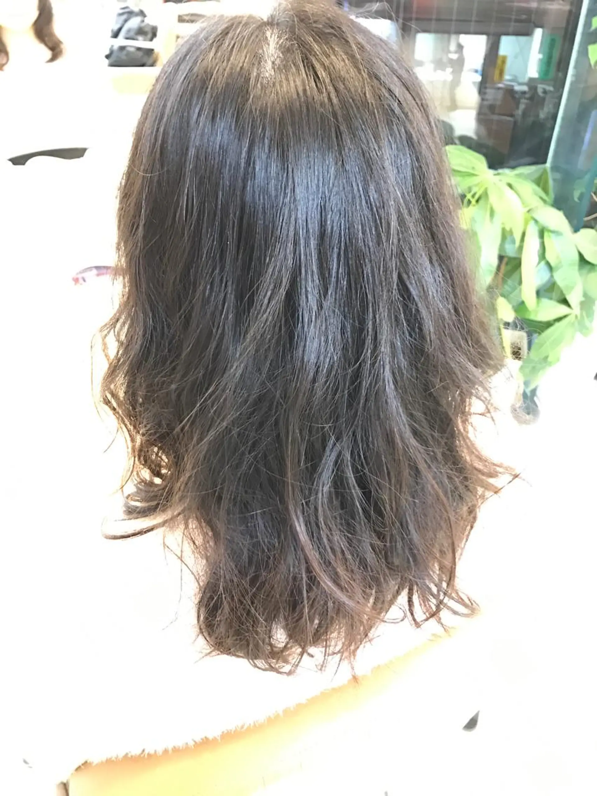 セミロング パーマ セミロングパーマ 坂西 春果のマツエク・マツパデザイン