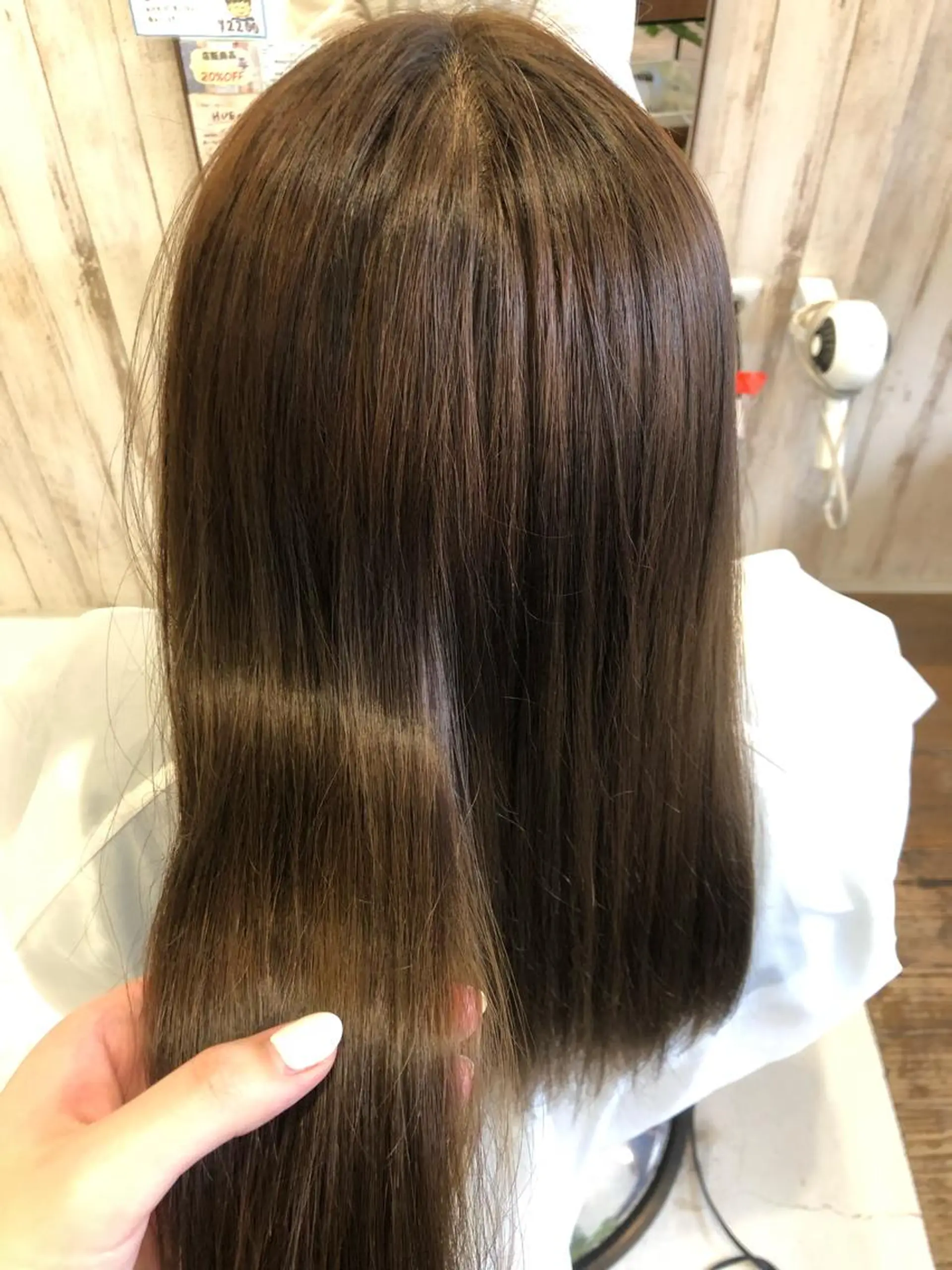ロング カラー 山崎 和花のヘアスタイル