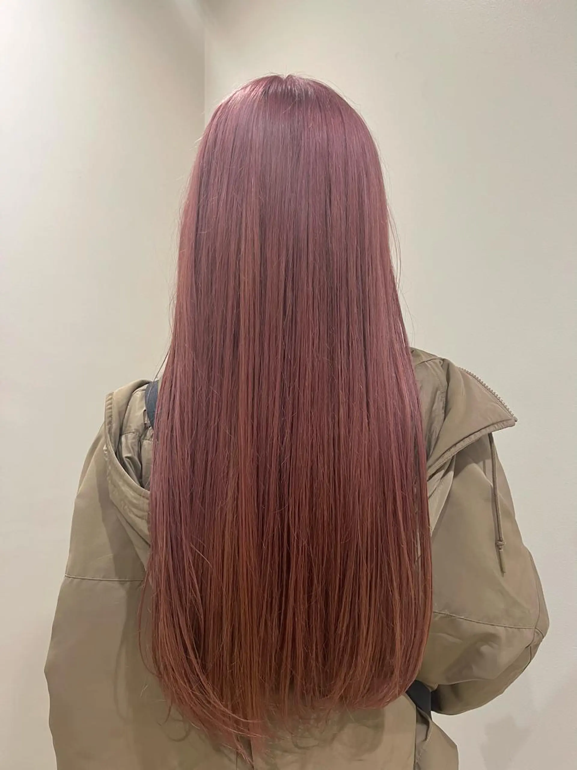 カラー ピンクカラー 森田翔斗 顔周りレイヤーのヘアスタイル