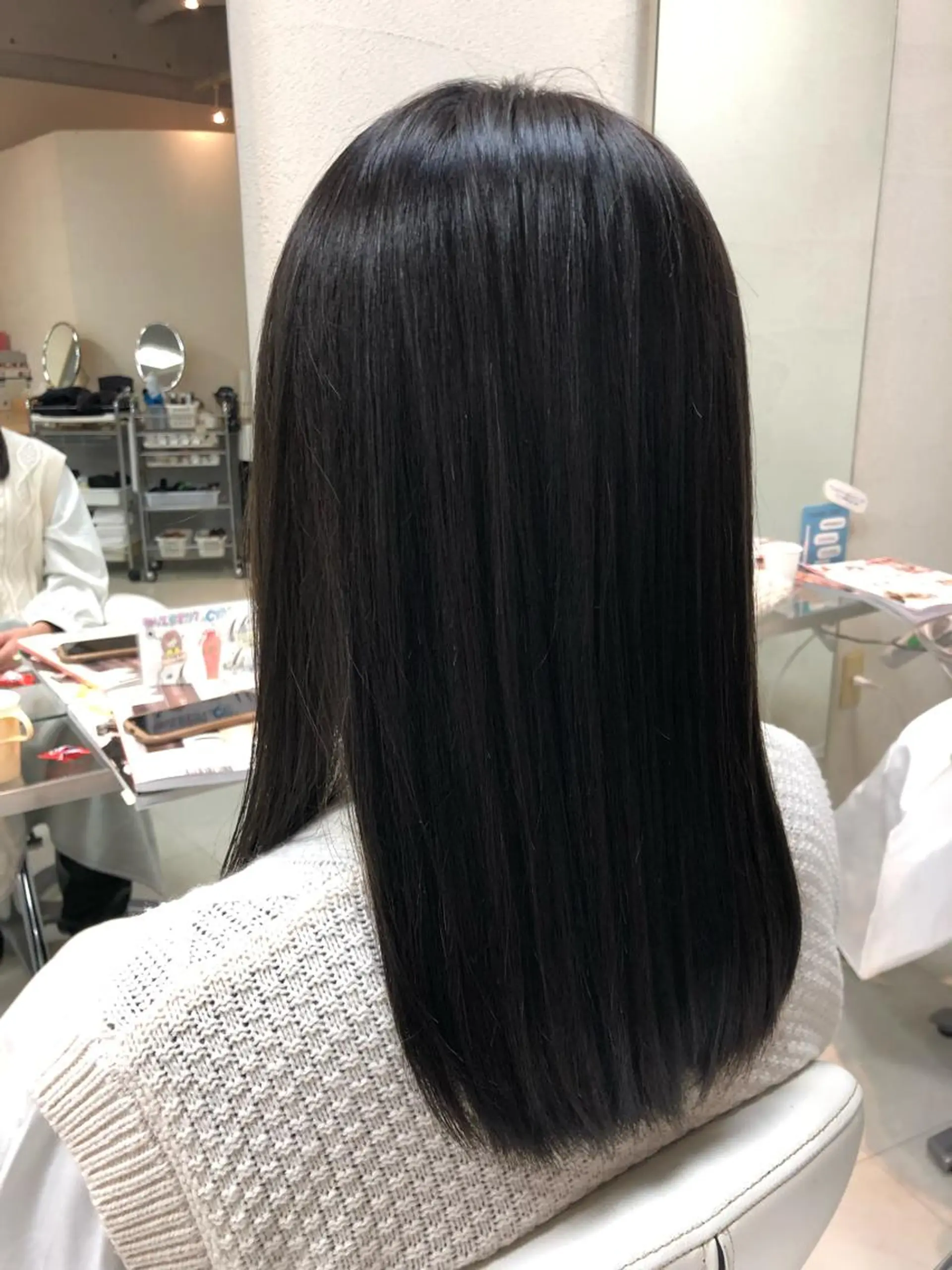 セミロング ヘアカラー 阿部 美咲のヘアスタイル
