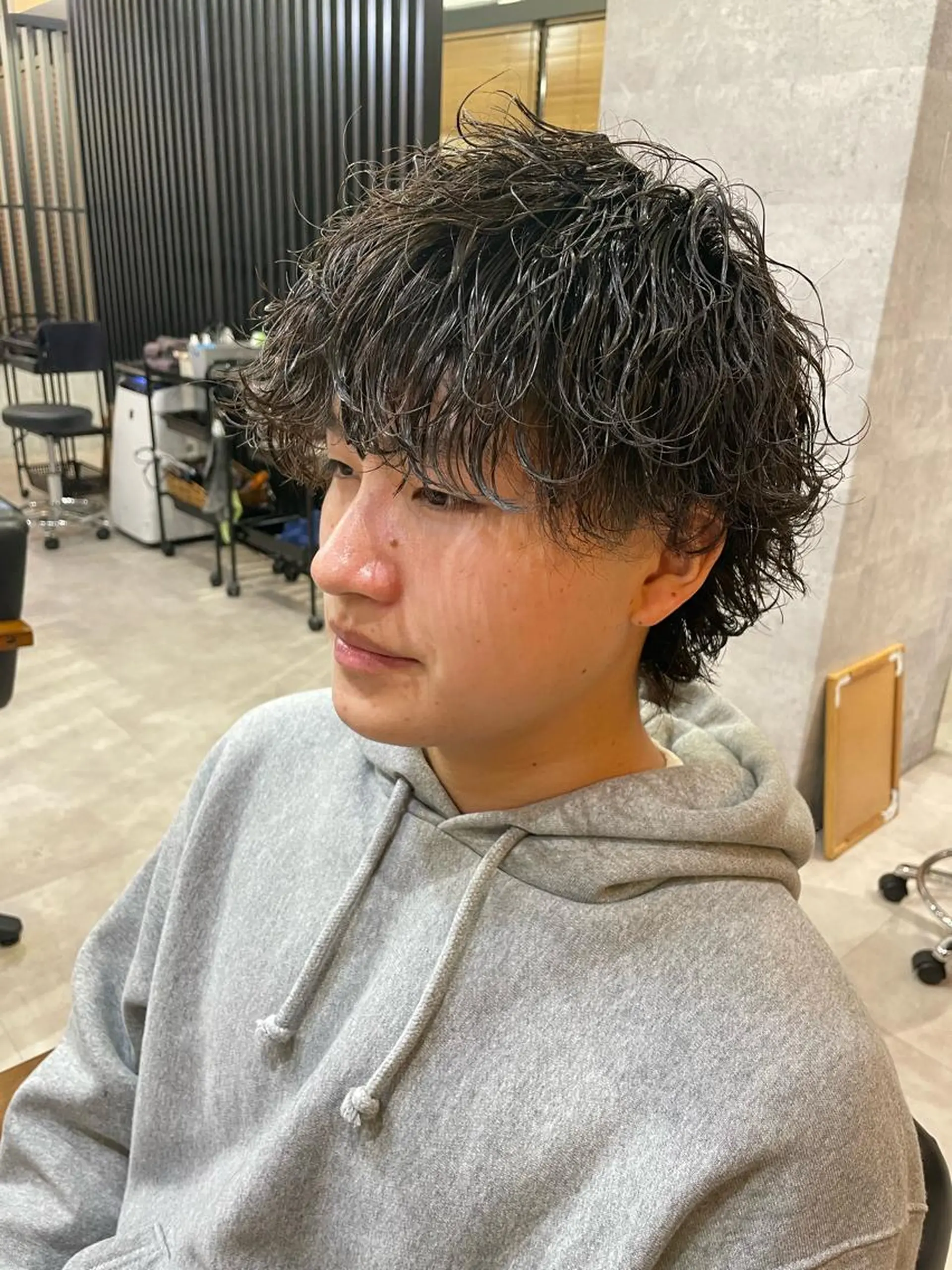 ミディアム パーマ メンズ メンズパーマ特化 勝毛広貴のヘアスタイル