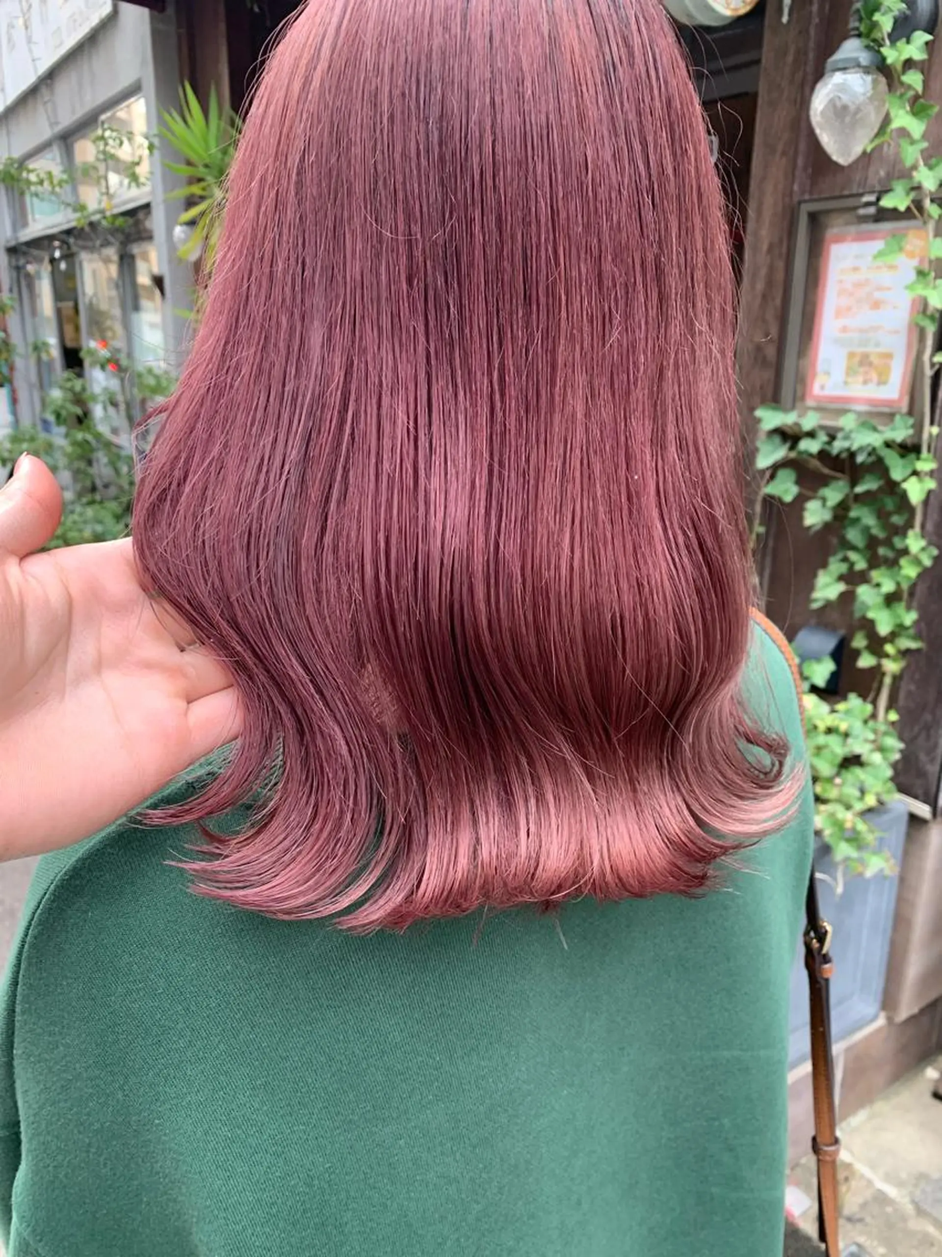 ミディアム ボブ/レイヤー/ ショートcovo代表のヘアスタイル