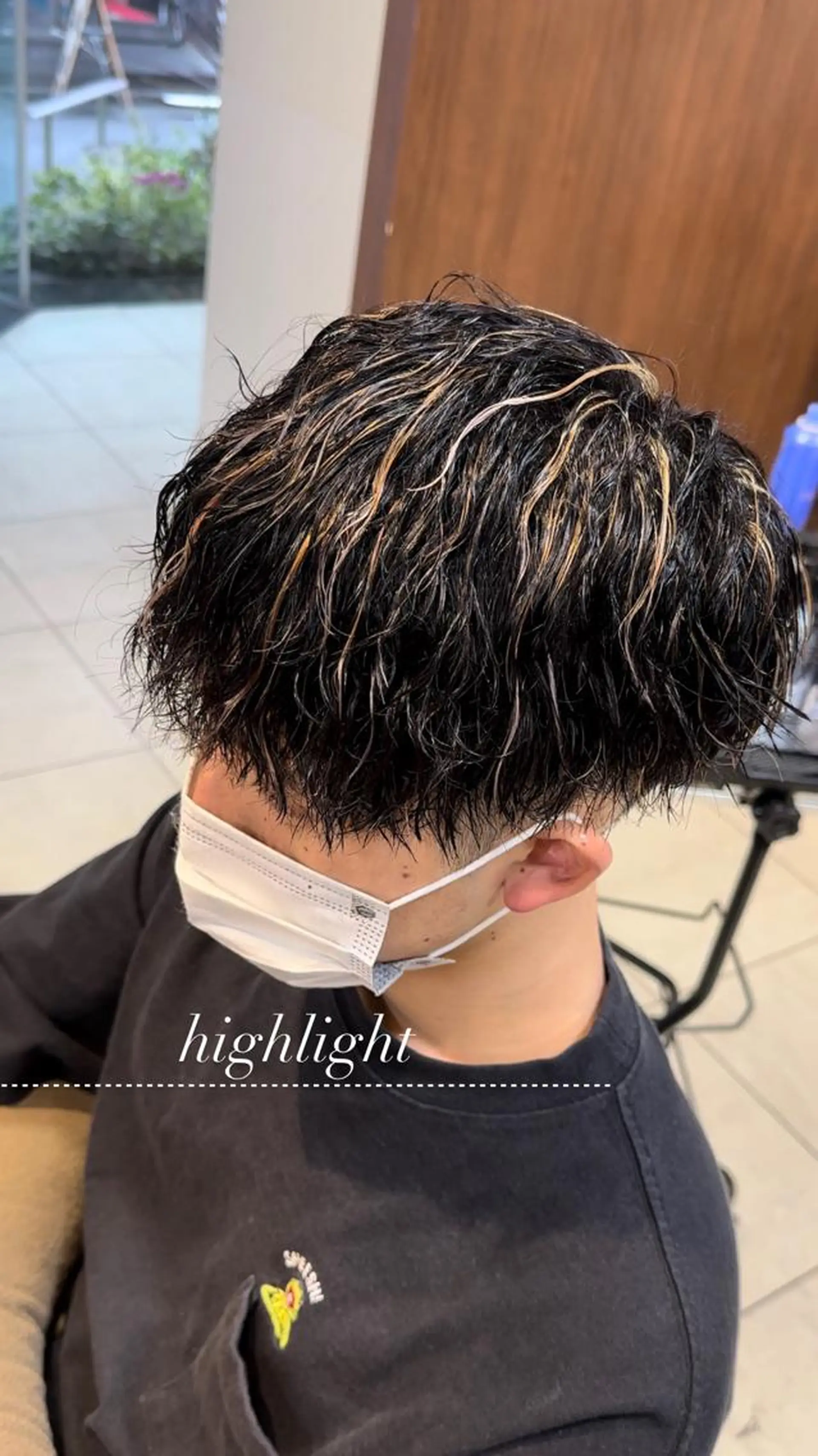 セミロング カラー メンズ メンズハイライト メンズメッシュ ハイライトカラー メッシュ ハイライト パーマ職人 渡邊　優雅のヘアスタイル