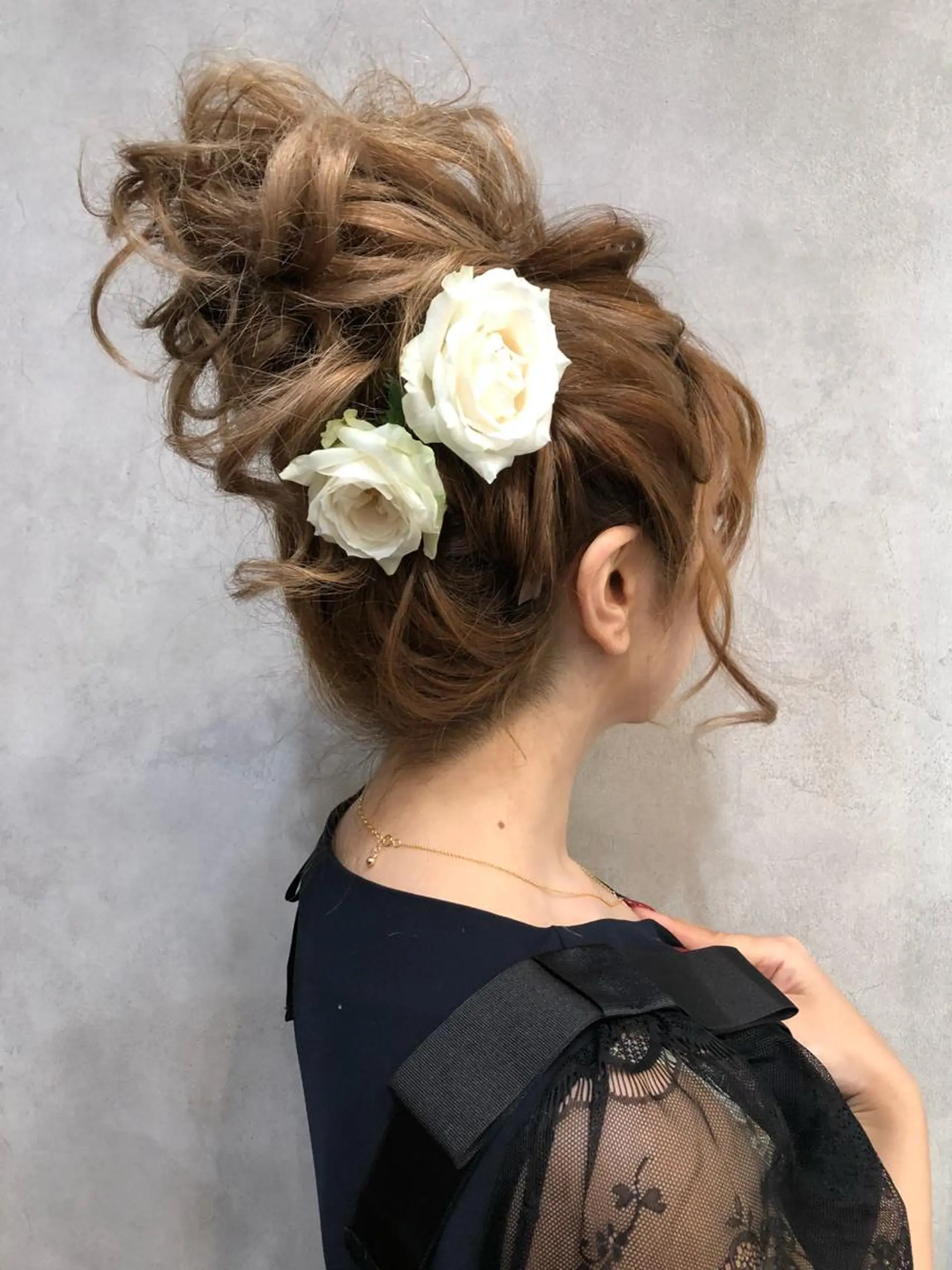 ヘアアレンジ 成人式 結婚式・ブライダル 卒業式のヘアスタイル 野咲き 美容室のマツエク・マツパデザイン