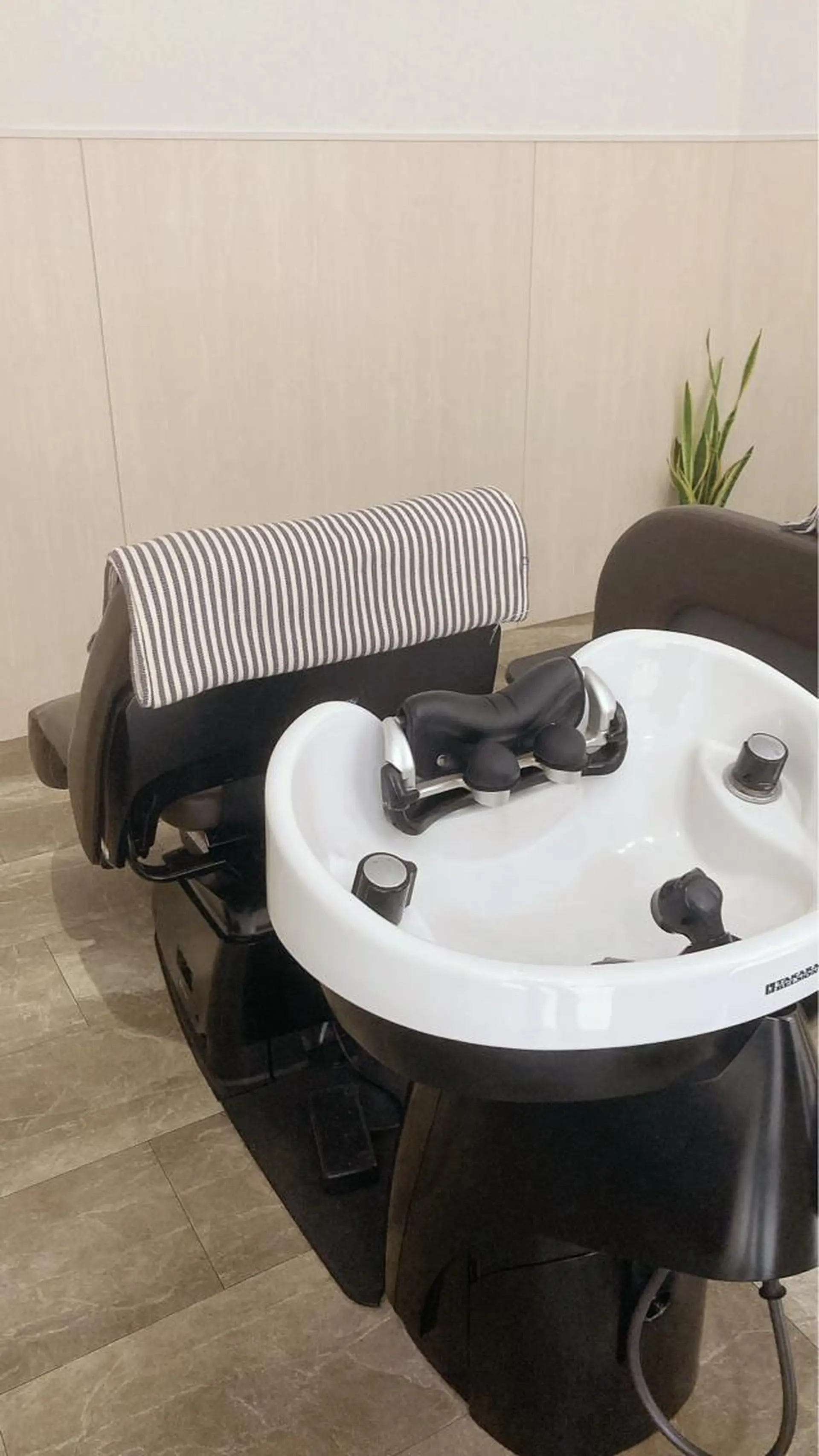 ショート カラー パーマ 野村 さなみ✨ぱっつんボブのヘアスタイル