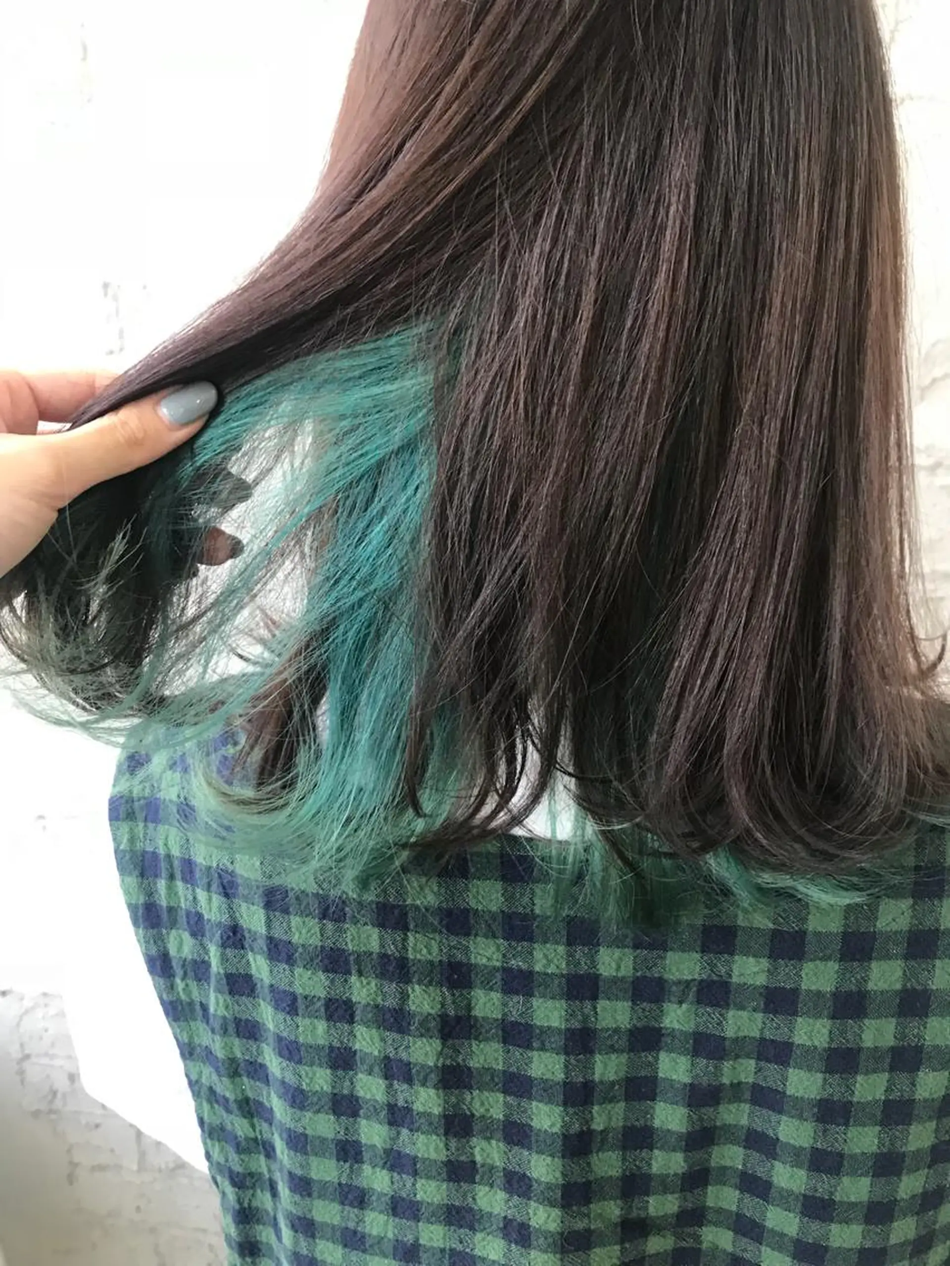 セミロング カラー オリーブ/アッシュ やわらか透明感カラーのヘアスタイル