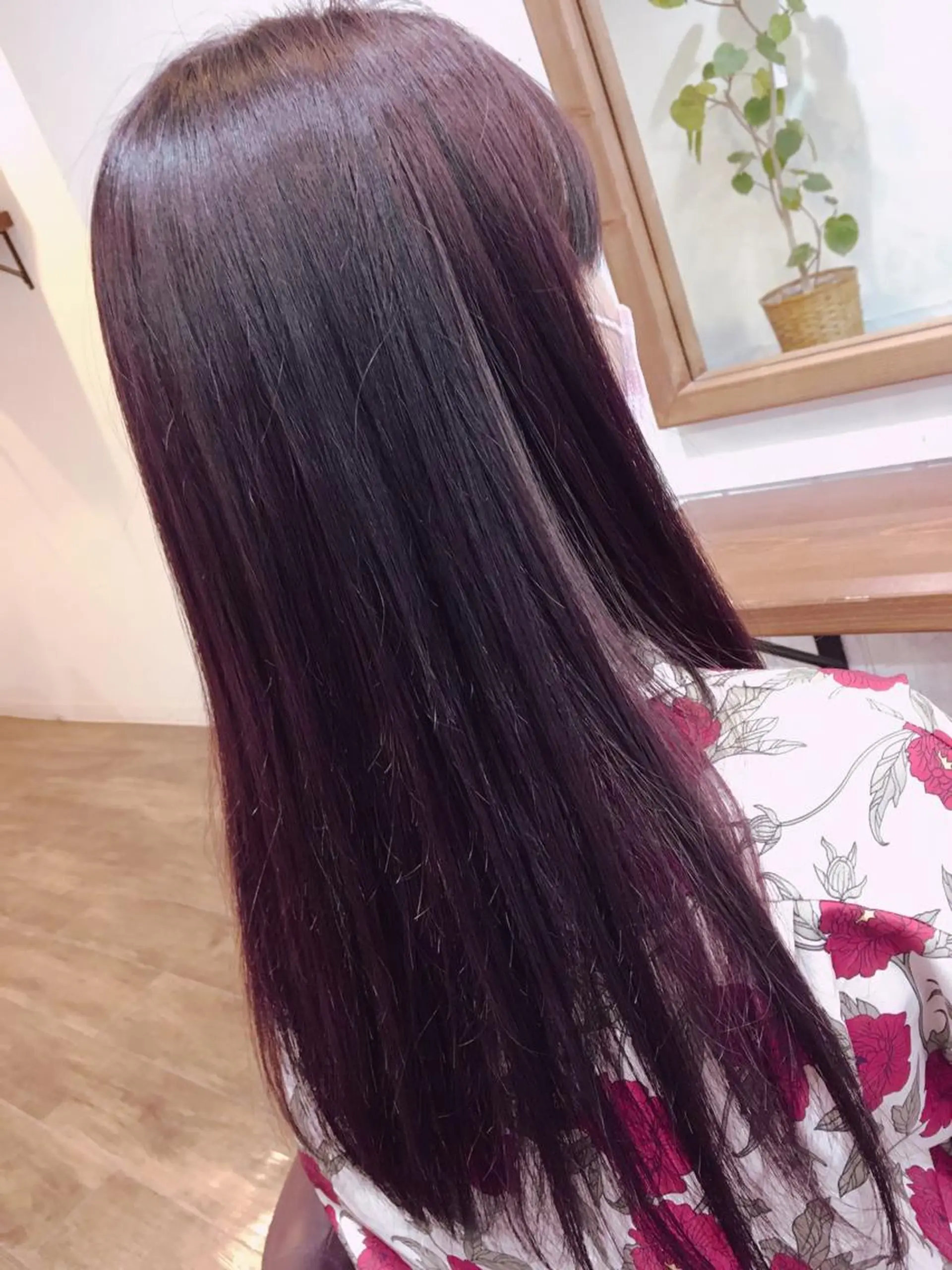 ロング カラー 塩崎 明菜のヘアスタイル