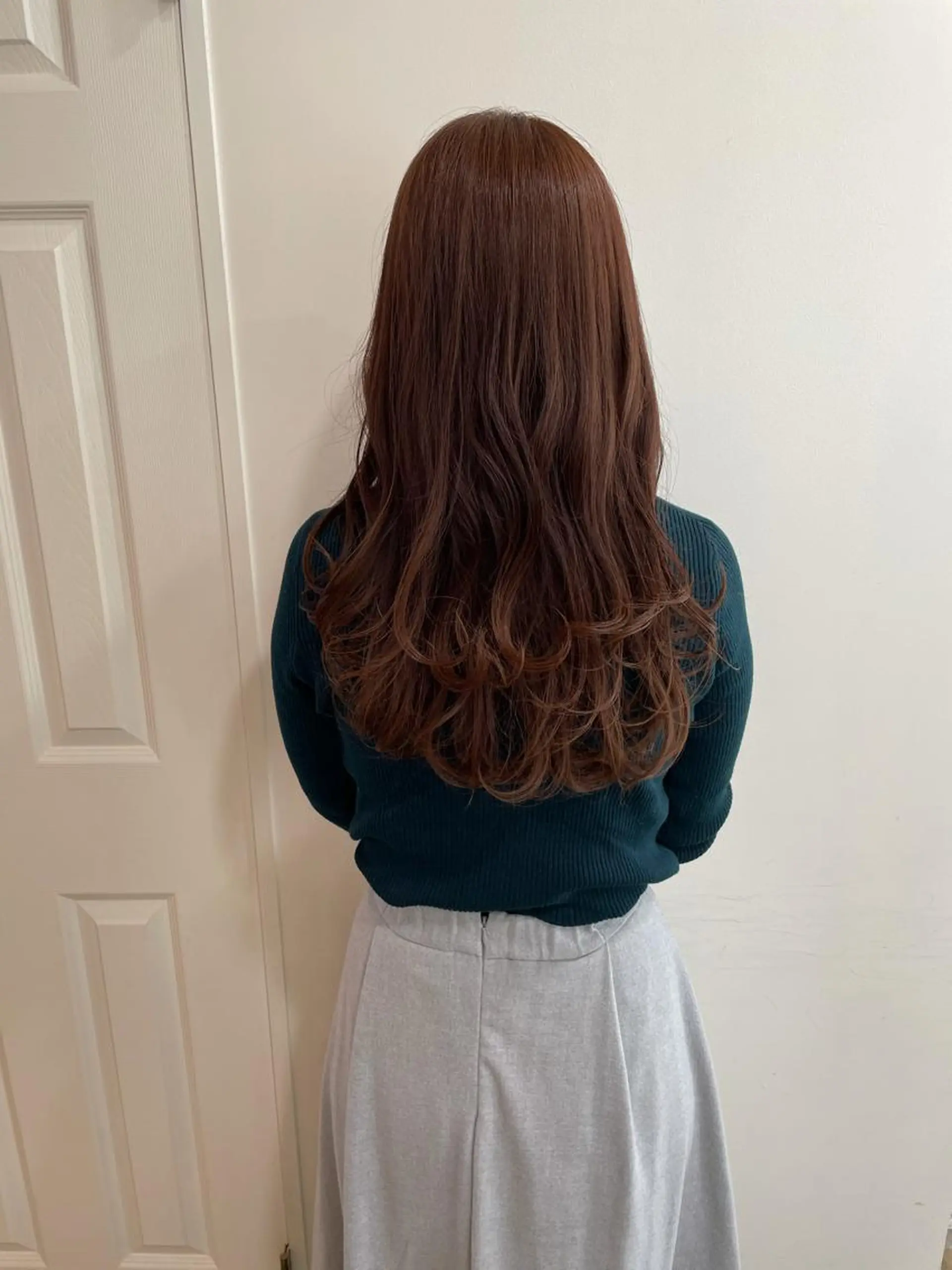 ロング カラー MIOベージュカラー 柔らかいカラーのヘアスタイル