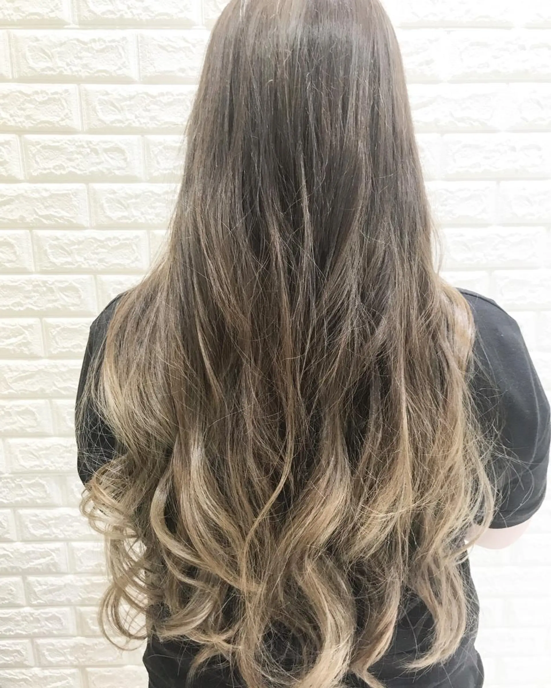 ロング カラー グラデーションカラー ナガイ ユウキのヘアスタイル