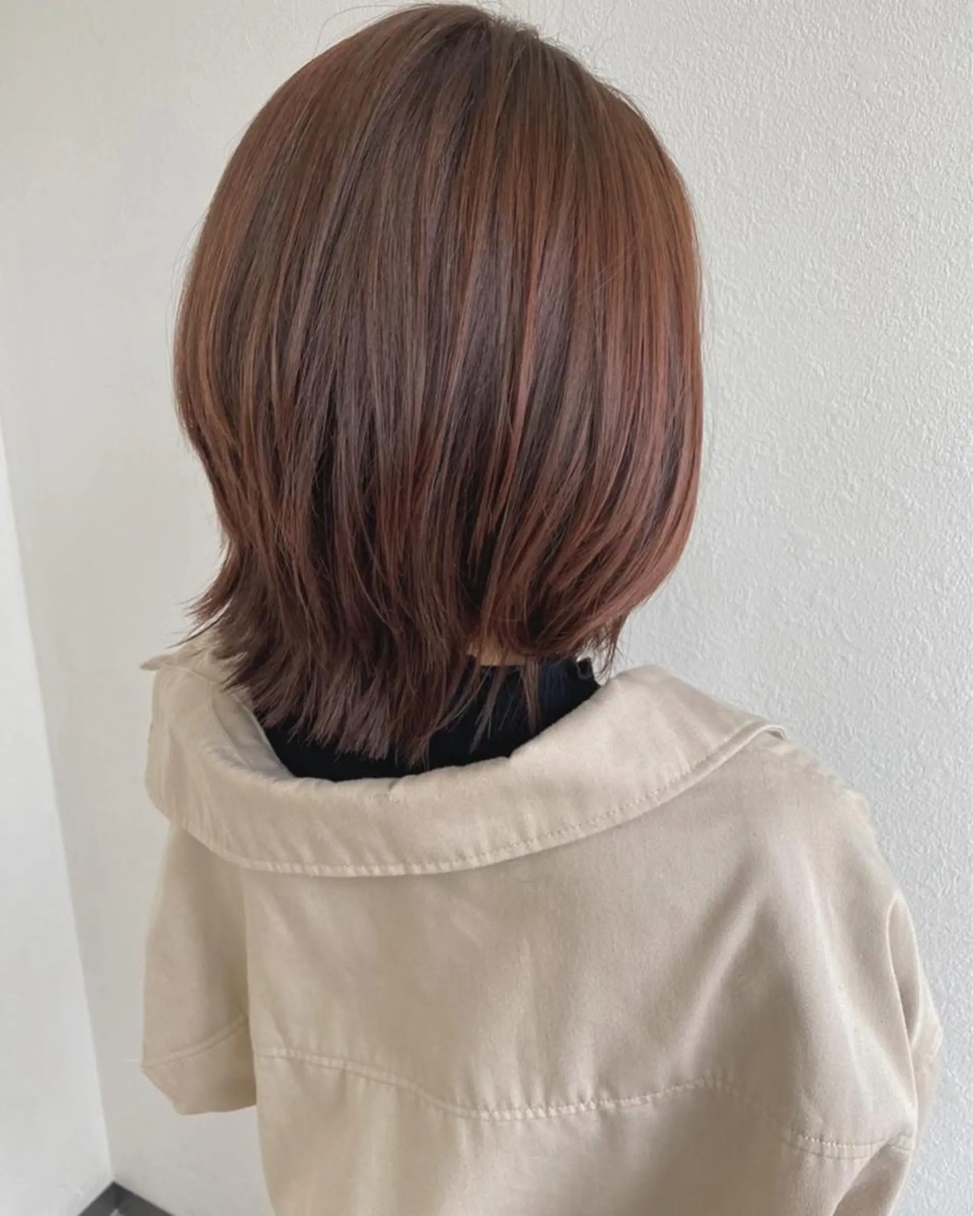 ミディアム 切りっぱなしボブ ボブ レイヤーカット ウルフカット カット ヘアカラー トリートメント アクイールグラッセ 滝村鈴夏のヘアスタイル