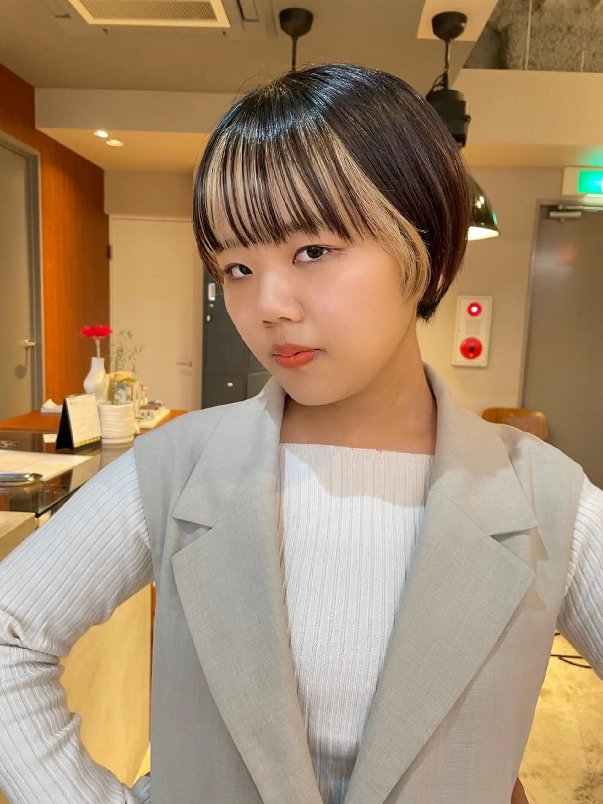 ショート カラー ミストバング  フェイスフレーミング cope'u  emu所属・cope'u moneのヘアスタイル