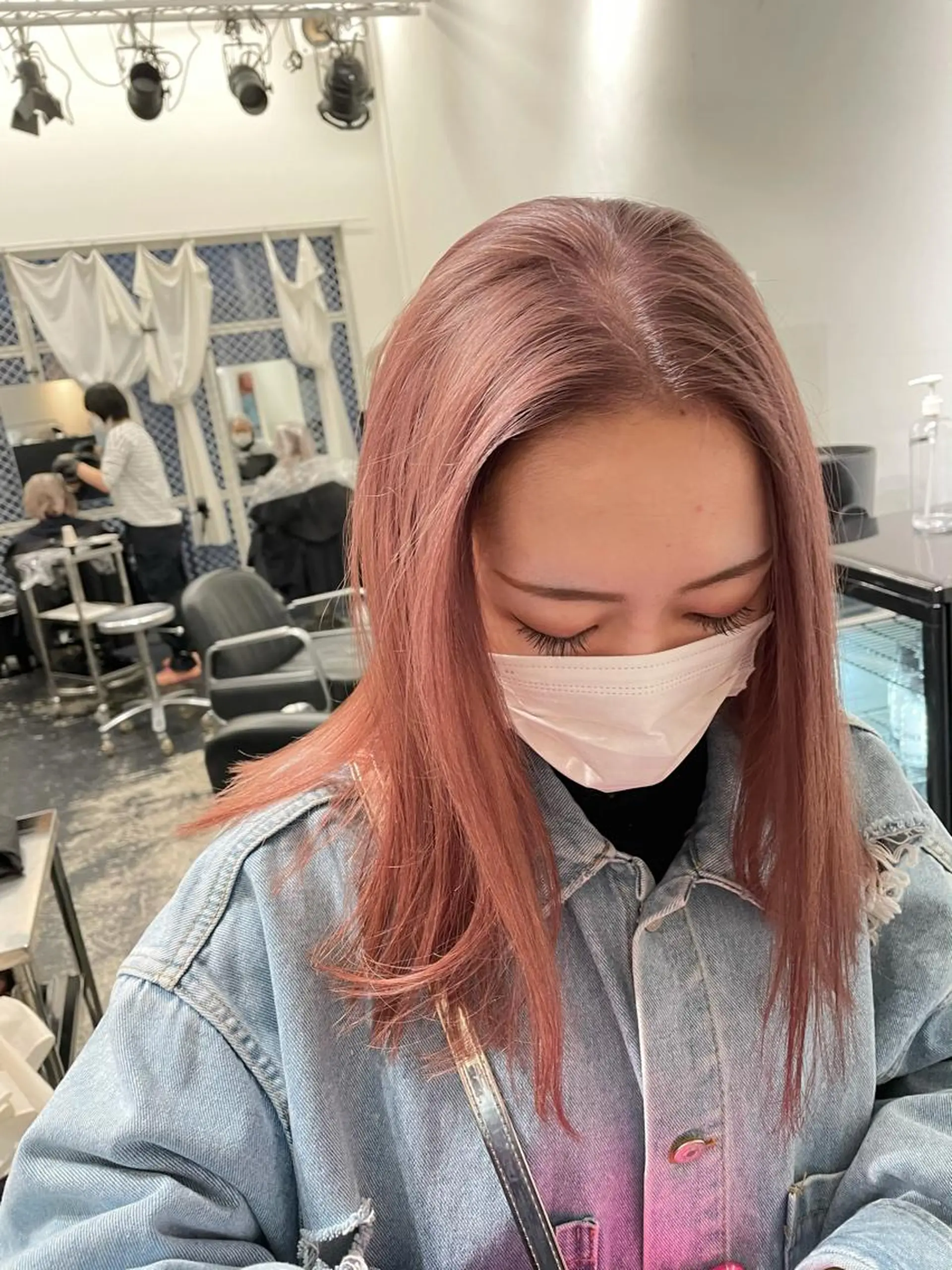 セミロング カラー ヘアアレンジ ベージュカラー ブリーチ ピンクカラー ピンクベージュ カット ヘアカラー トリートメント 艶ハイトーン/ヘア アレンジAYAKAのヘアスタイル