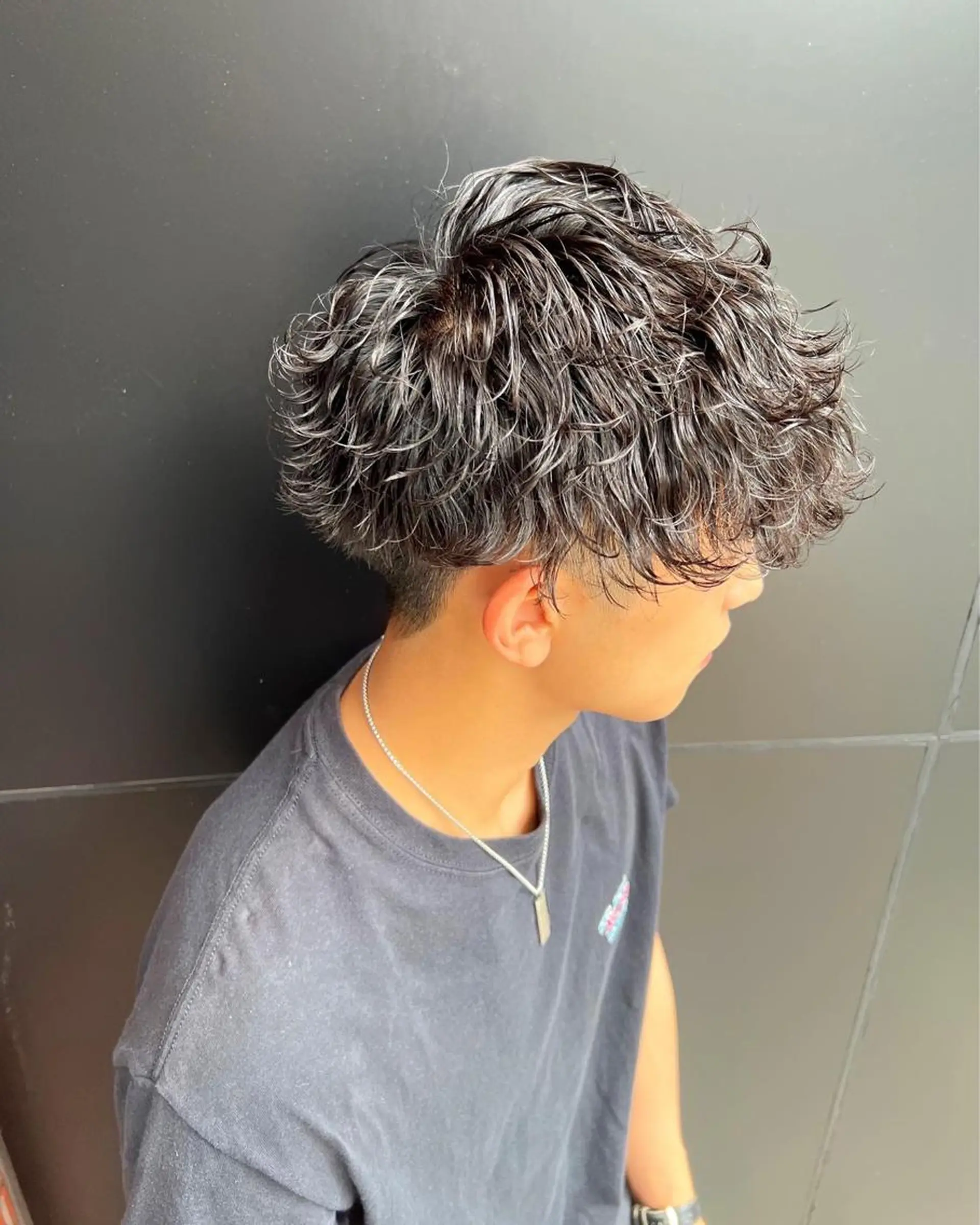 ショート パーマ スパイラルパーマ 豊崎 佑輔のヘアスタイル