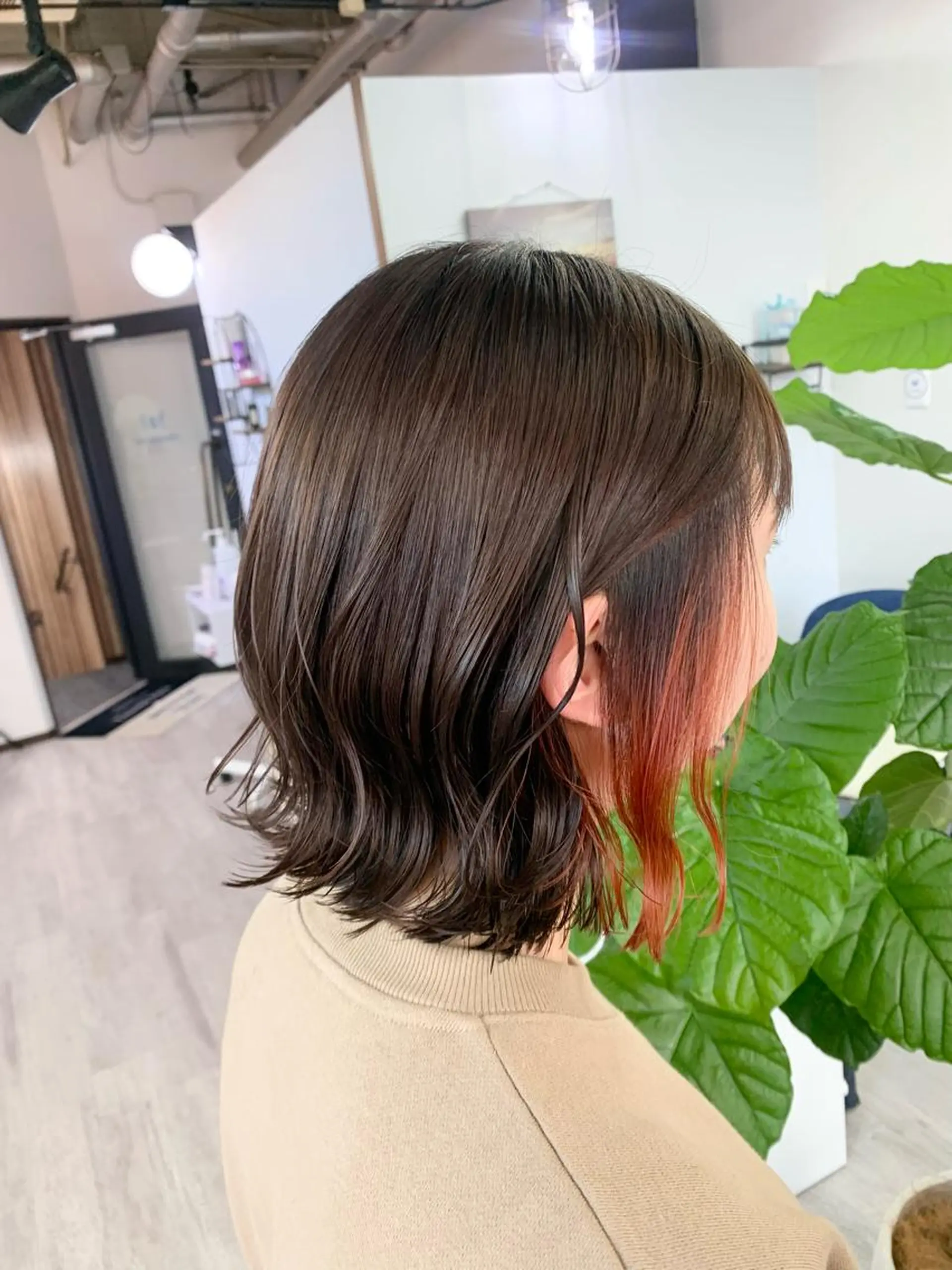 ミディアム カラー 坂井 水菜美のヘアスタイル