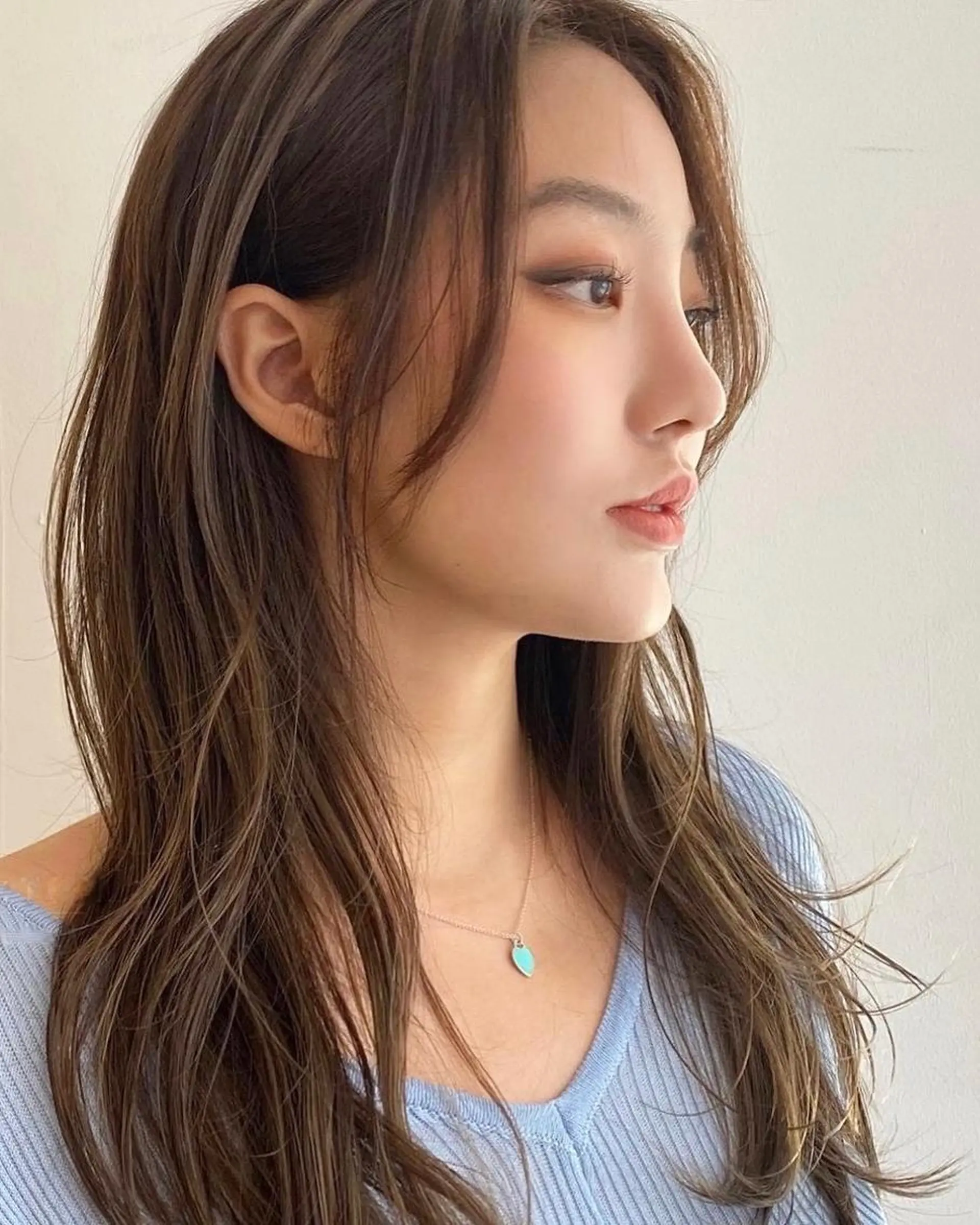 セミロング カラー くびれヘア 韓国風ヘア 小顔カット オルチャンヘア ワンホンヘア カット ヘアカラー トリートメント 鈴木 一貴のヘアスタイル