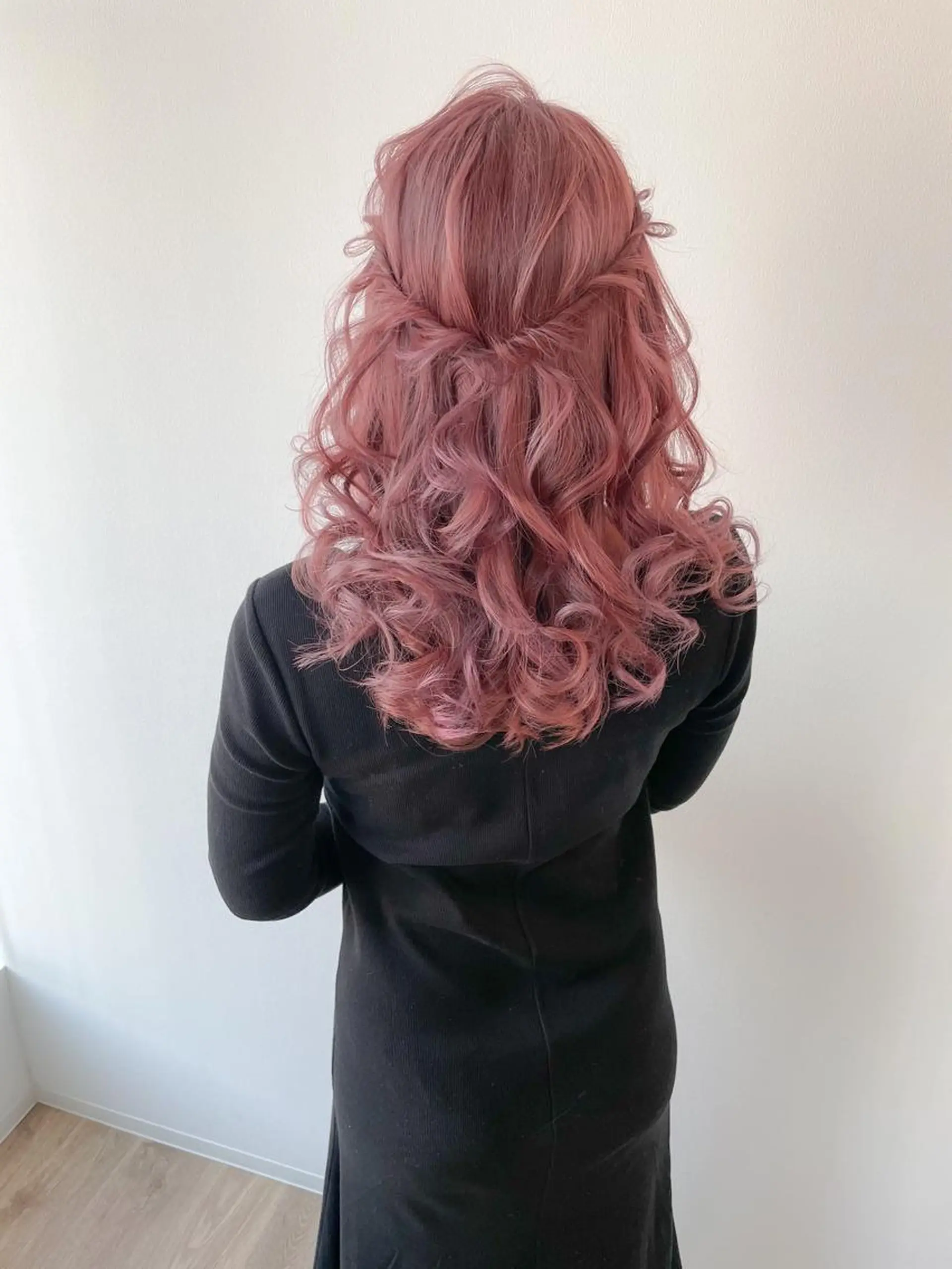 ロング カラー ヘアアレンジ autre所属・大久保 ひでなりのヘアスタイル