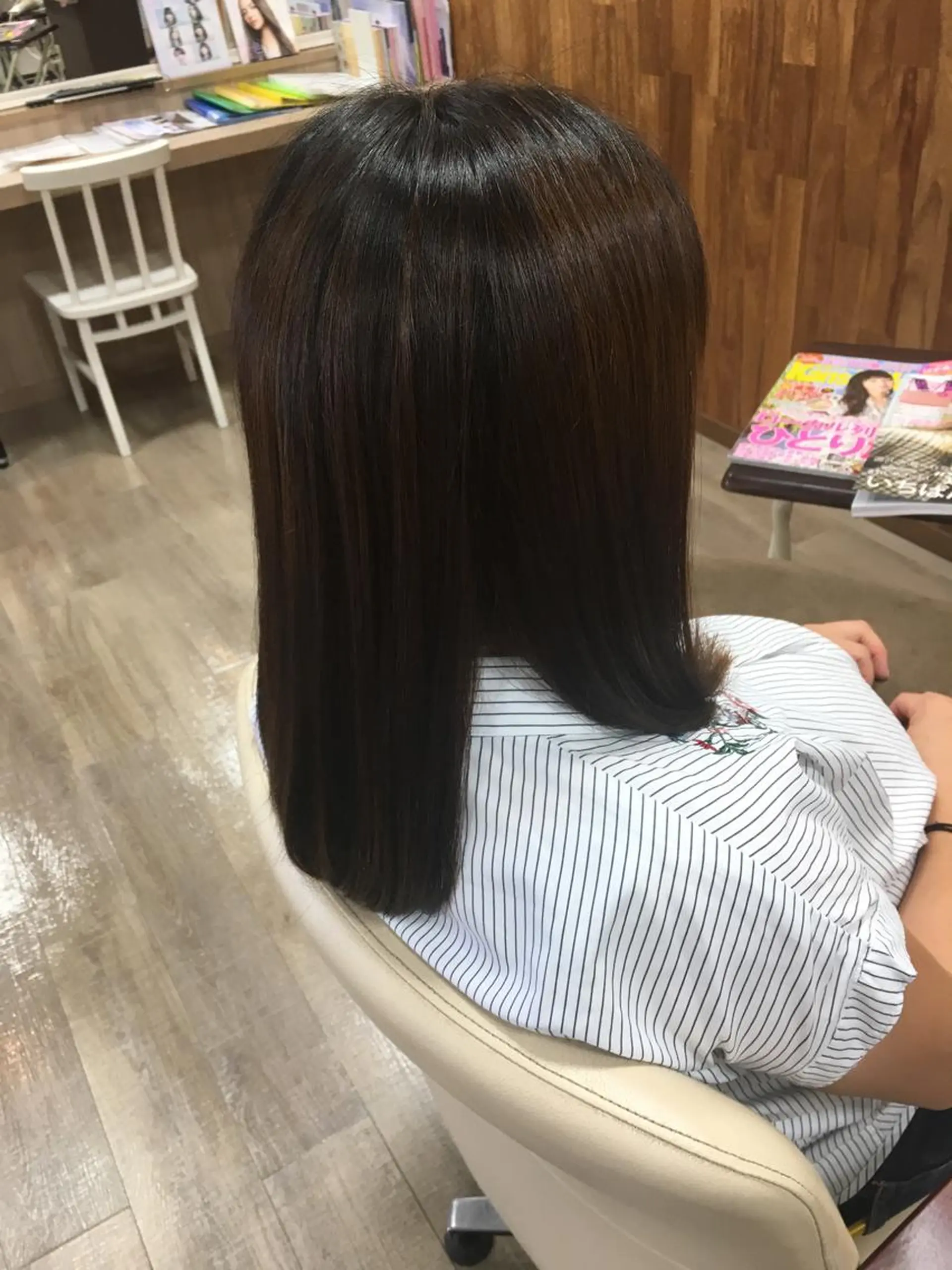 セミロング M.arc 【マーキ】のヘアスタイル