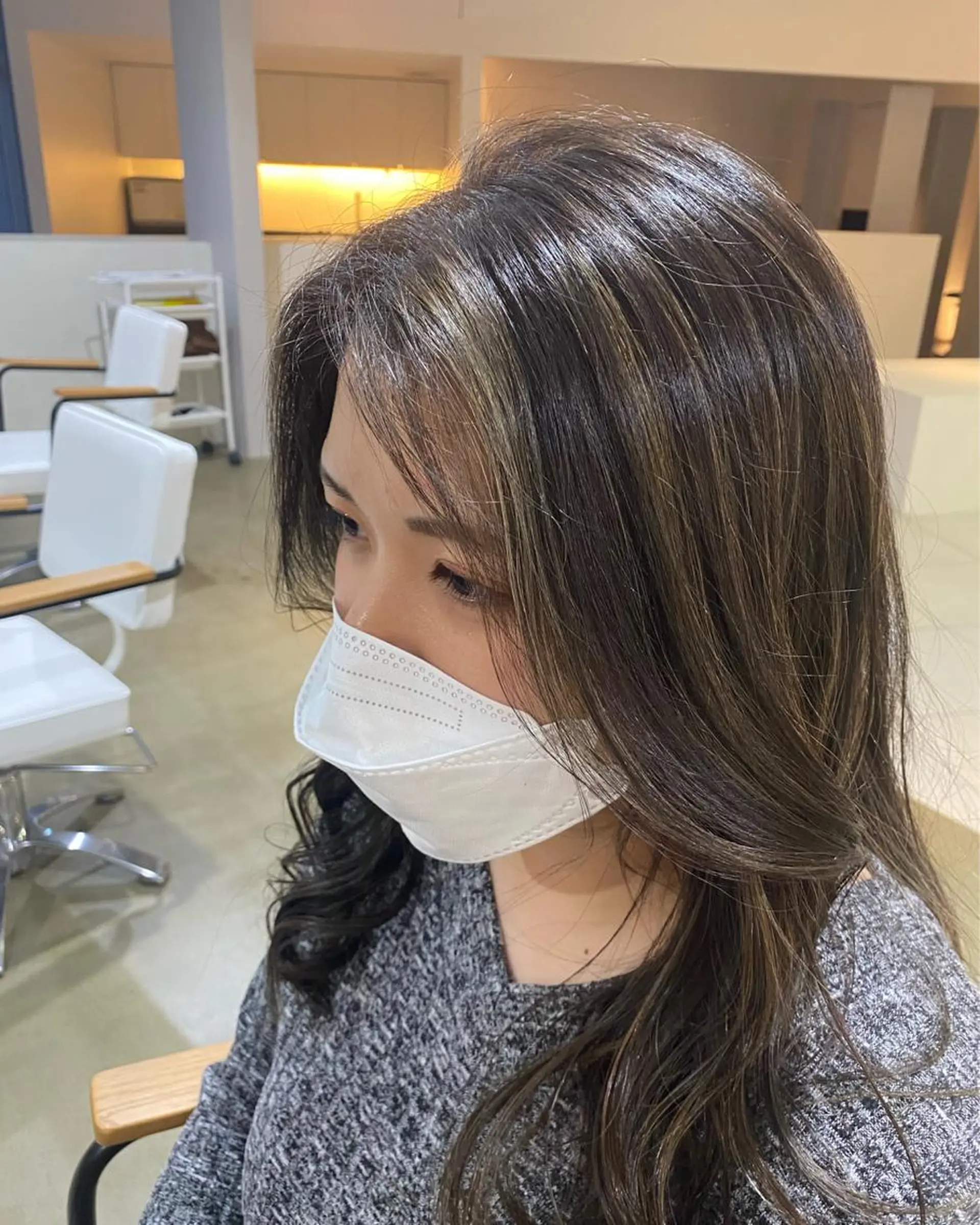 セミロング ハイライト I nagiのヘアスタイル