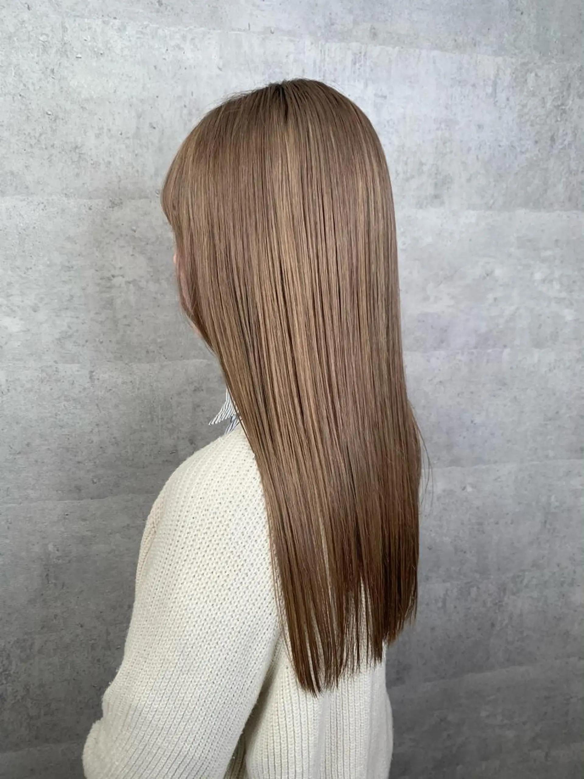 ロング カラー ベージュカラー ミルクティーベージュ mimiiy梅田 中崎町ハイトーンのヘアスタイル