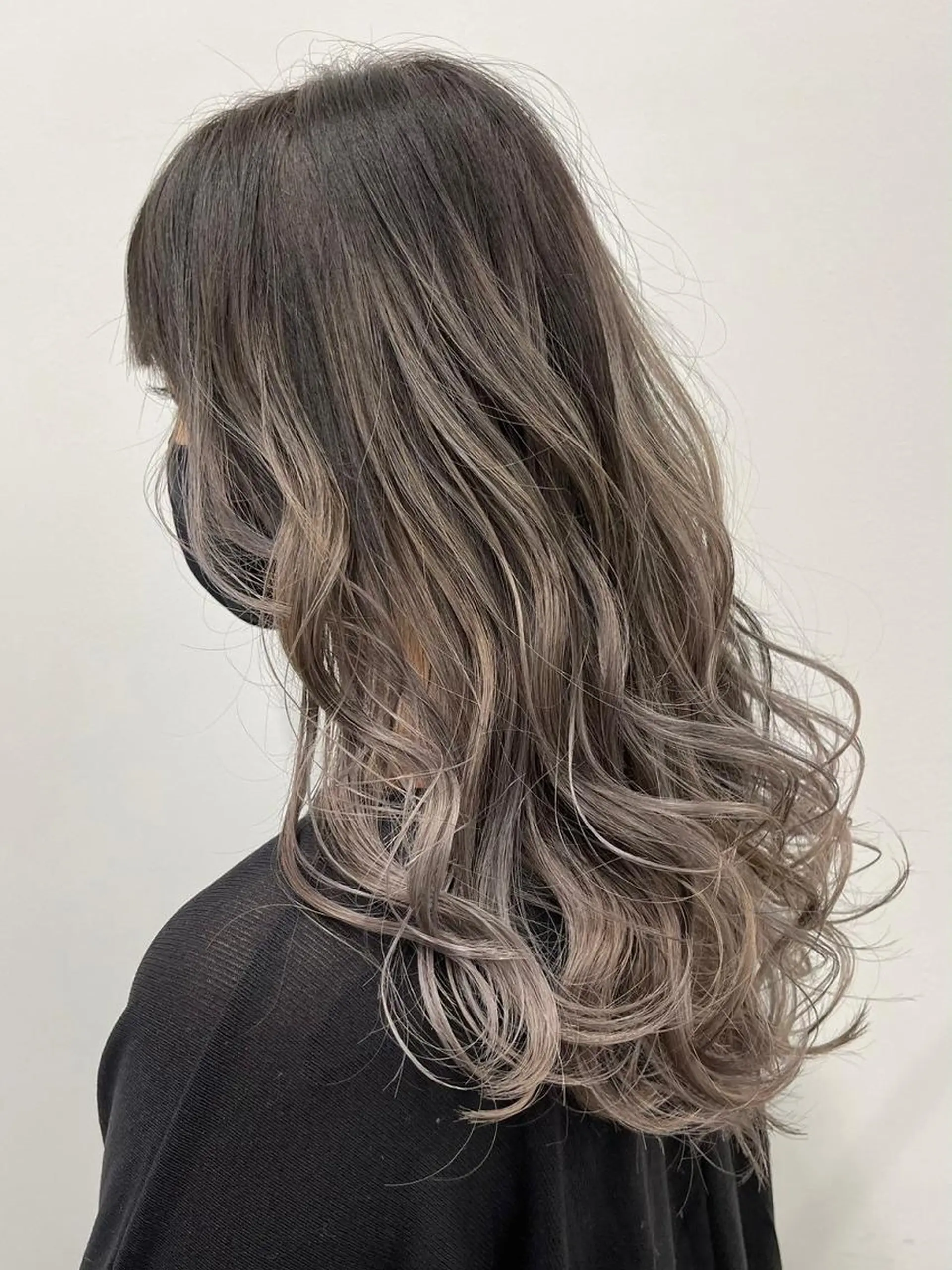 カラー ロング アディクシーカラー アッシュ ブルーカラー ダークアッシュ グレージュ 【公式】amble luxe 中野のヘアスタイル