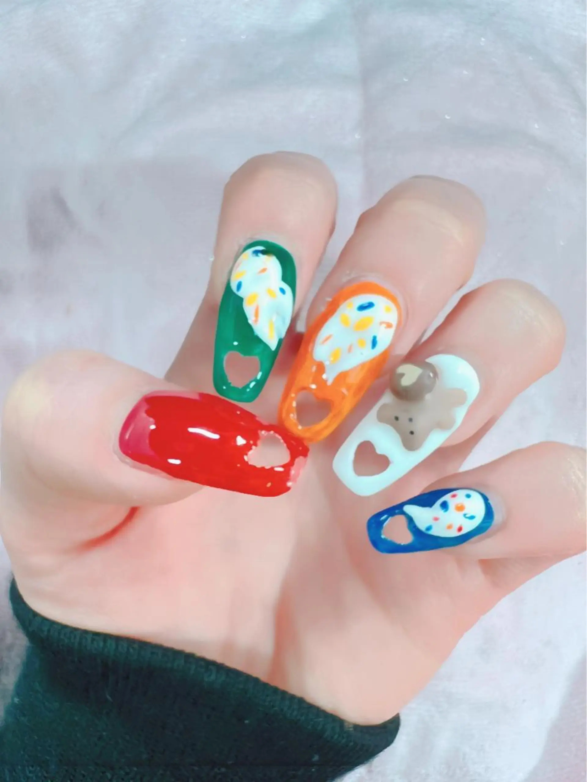 ロング カラー ネイル ジェルネイル ハート スカルプネイル ネイルチップ KIREIE NAILSのネイルデザイン