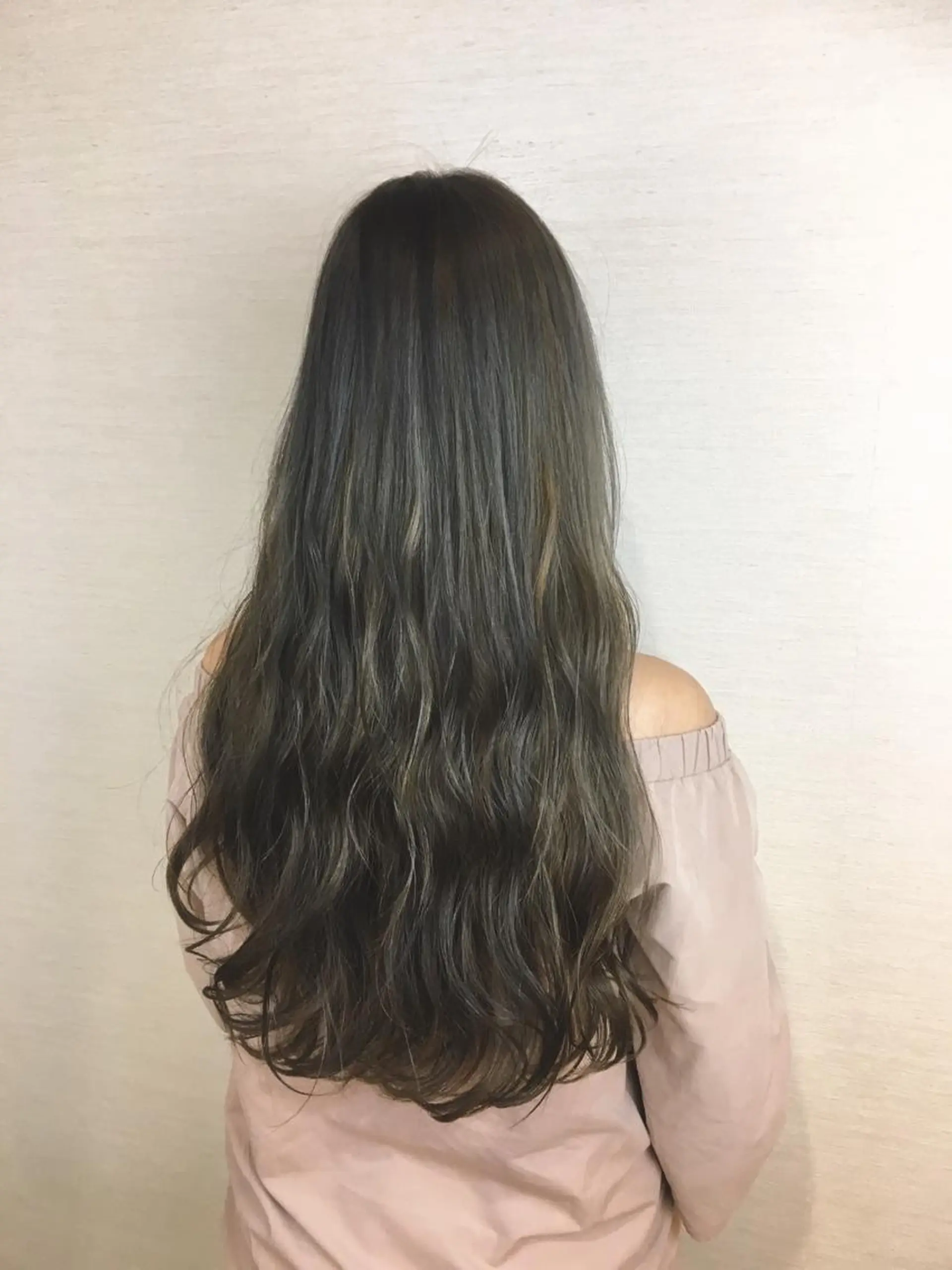 ロング ブリーチなしダブル/ レイヤーカット 小棹のヘアスタイル