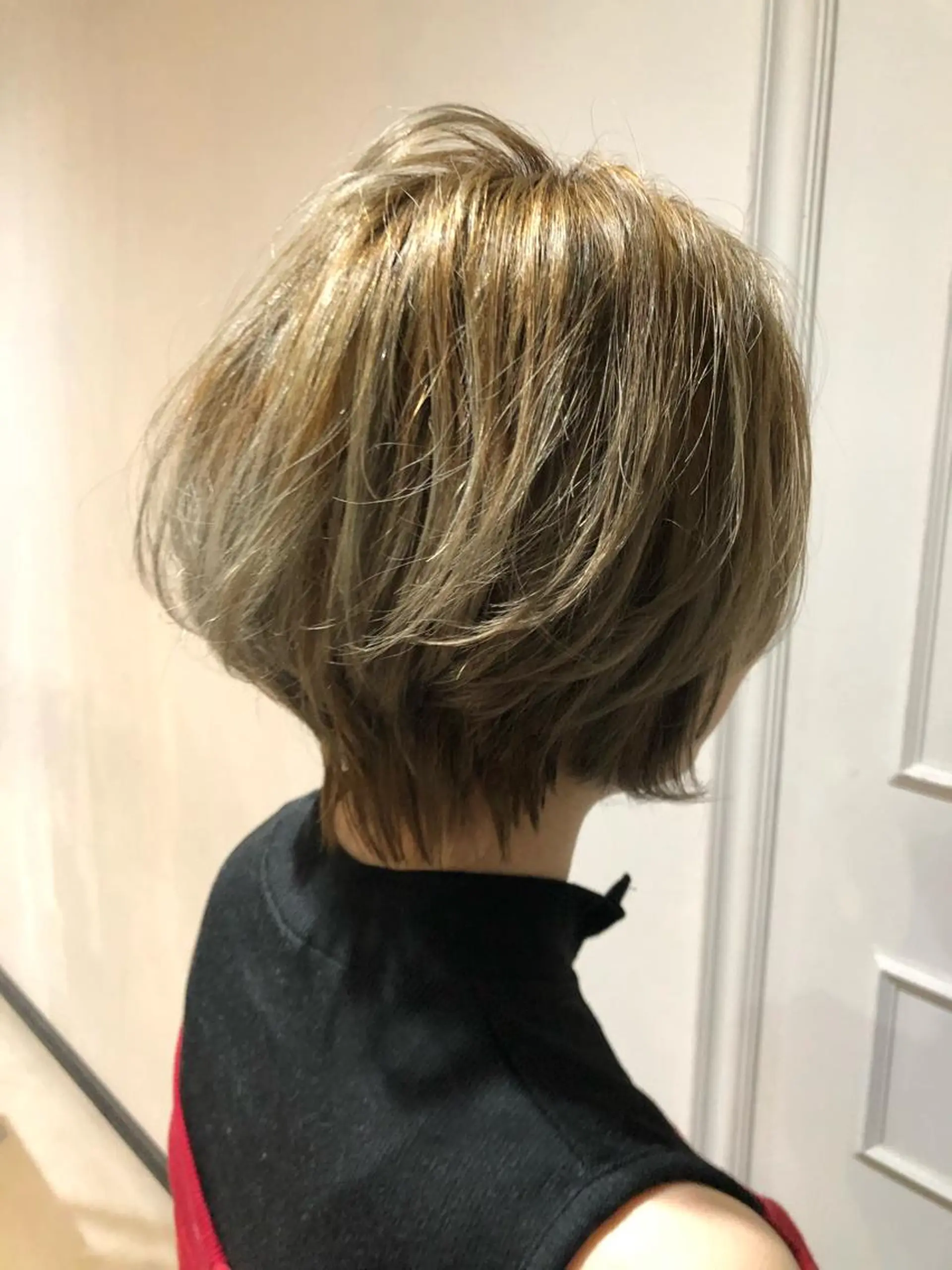 ショート カラー ブリーチ ハイトーンカラー ショートヘア カット ヘアカラー トリートメント 【ショート特化】 森本　祐太のヘアスタイル