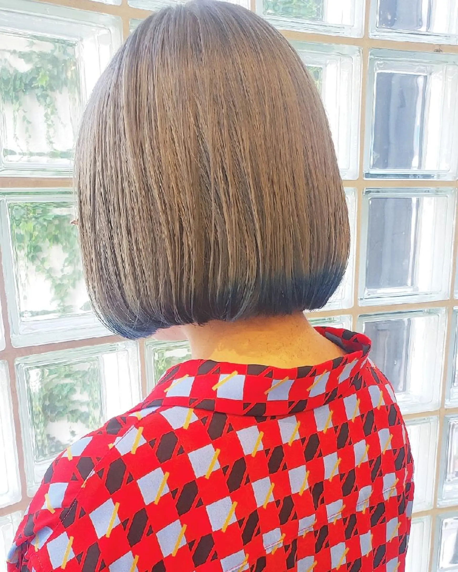 ショート カラー ブルーカラー arrow🖤 もえみのヘアスタイル