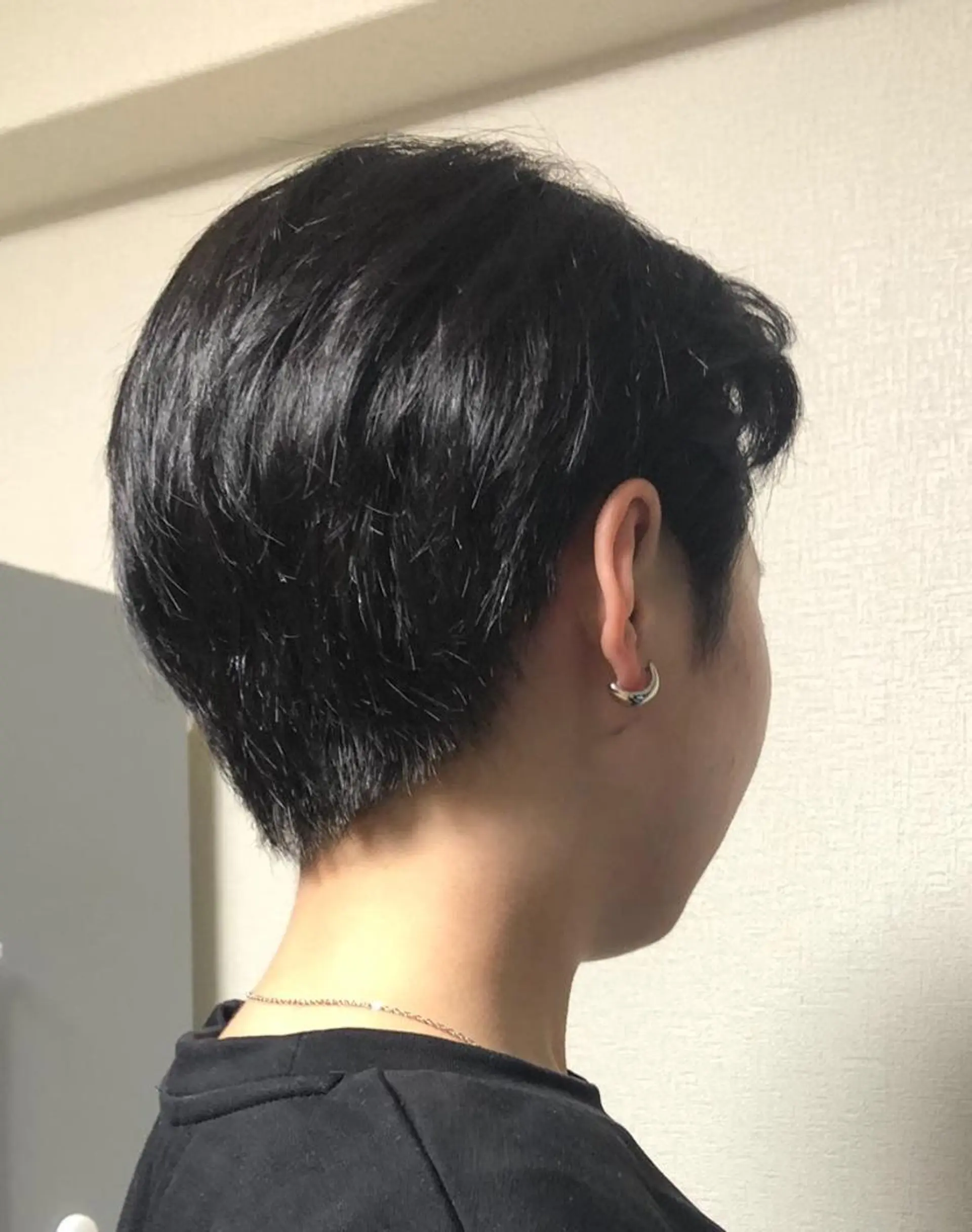 ショート カラー 黒髪 ブルーカラー ブルーブラック ショートヘア 三谷 舞🌈⭐️のヘアスタイル