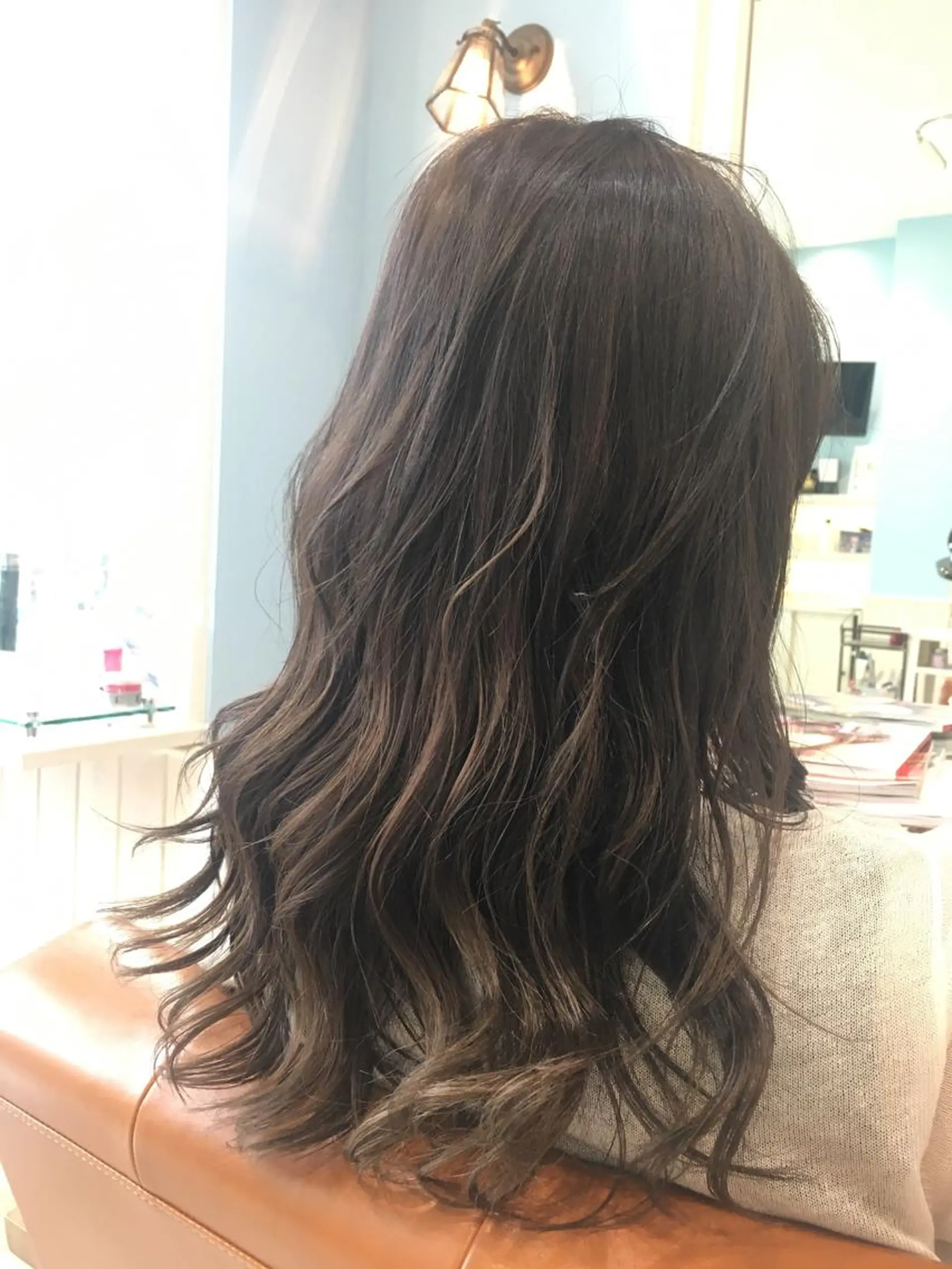 セミロング カラー アッシュ アッシュグレー アッシュグレージュ 透明感カラー グレージュ うる艶カラー 🫶🏼💭mikaのヘアスタイル