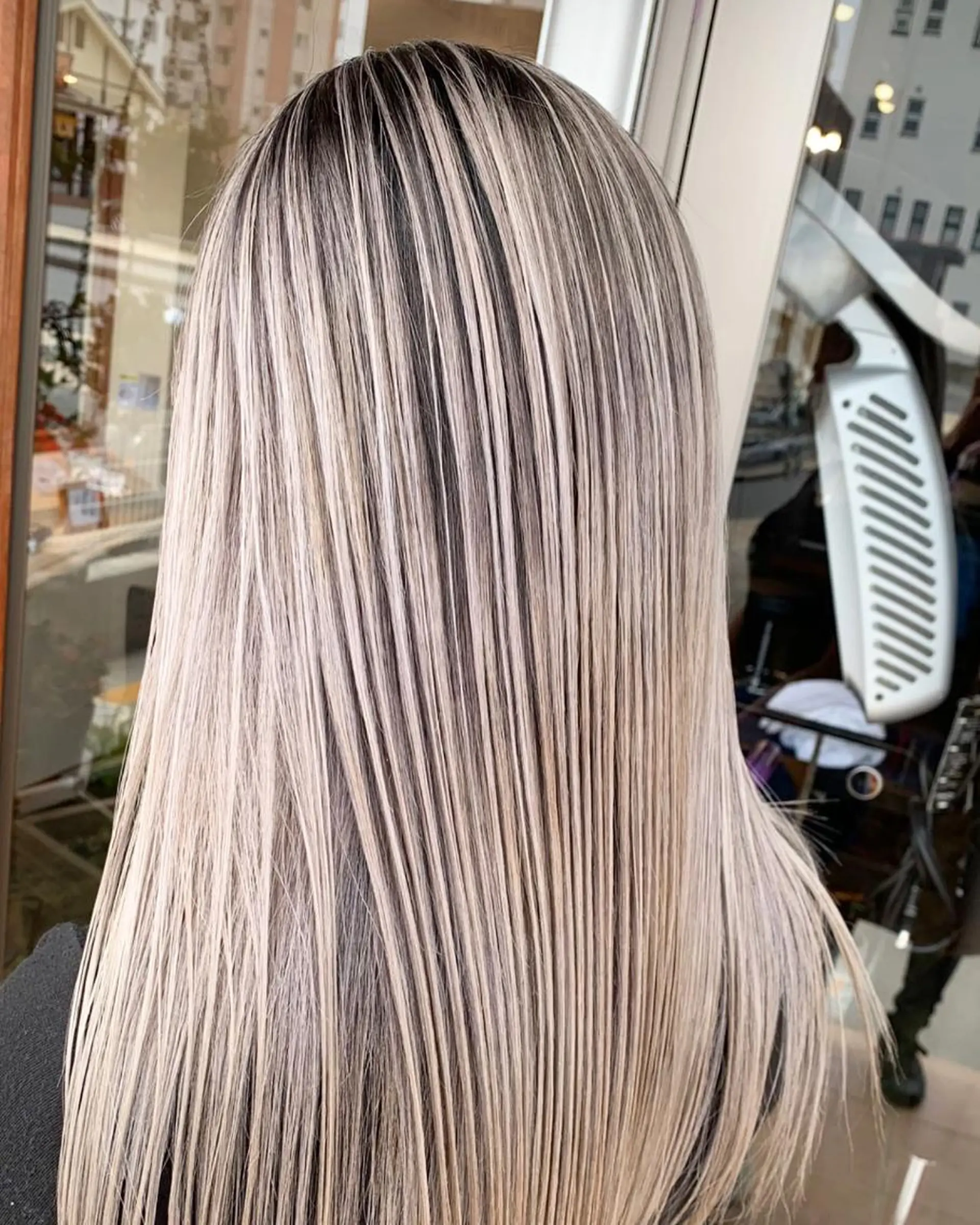 カラー バレイヤージュ ダブルカラー ハイライトカラー ヘアカラー スタッフ1 アシスタントのヘアスタイル