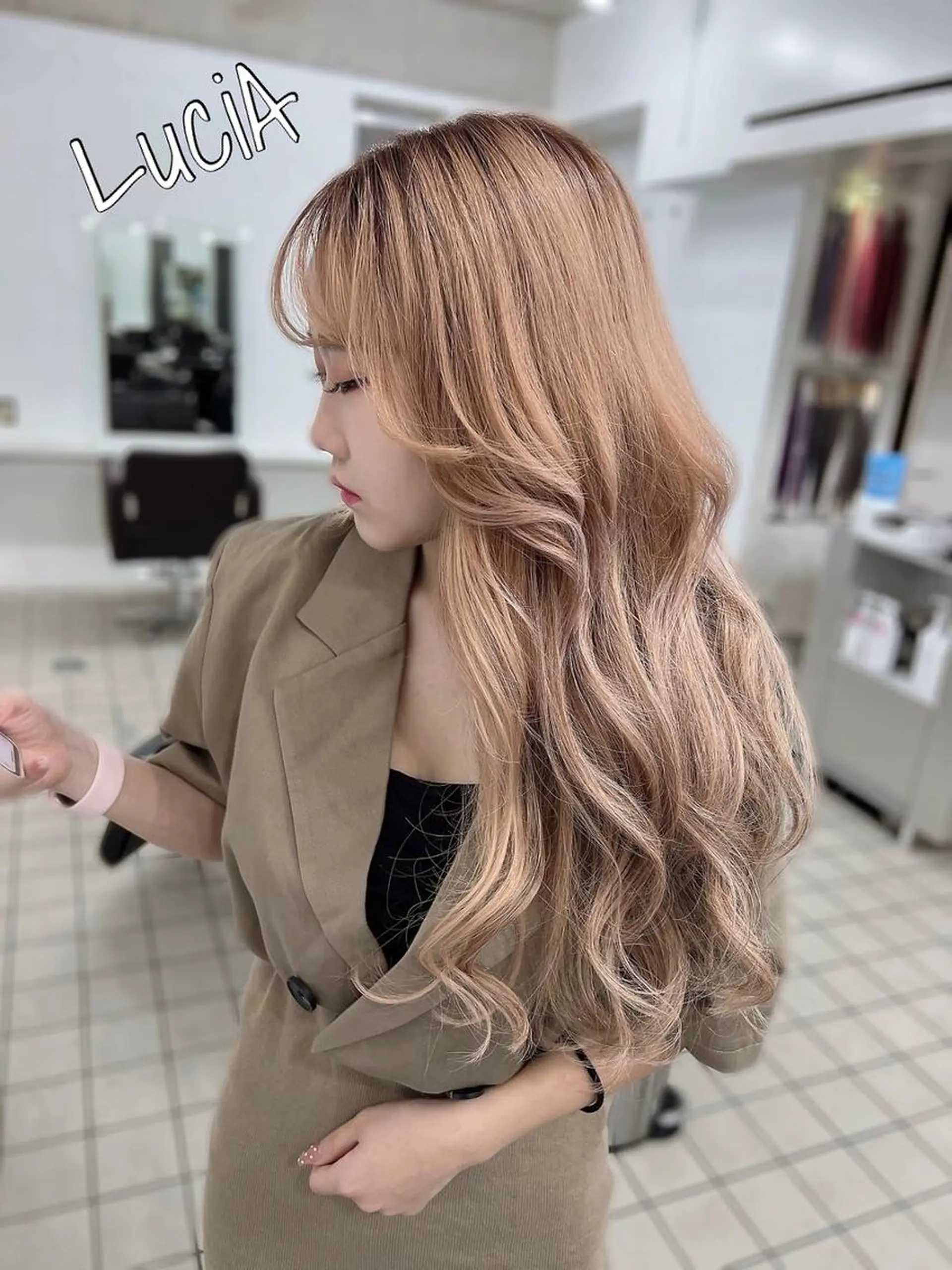 ロング ヘアアレンジ カラー シールエクステ アディクシーカラー バレイヤージュ ブリーチ ケアブリーチ MISAKIエクステ ブリーチ\5900のヘアスタイル