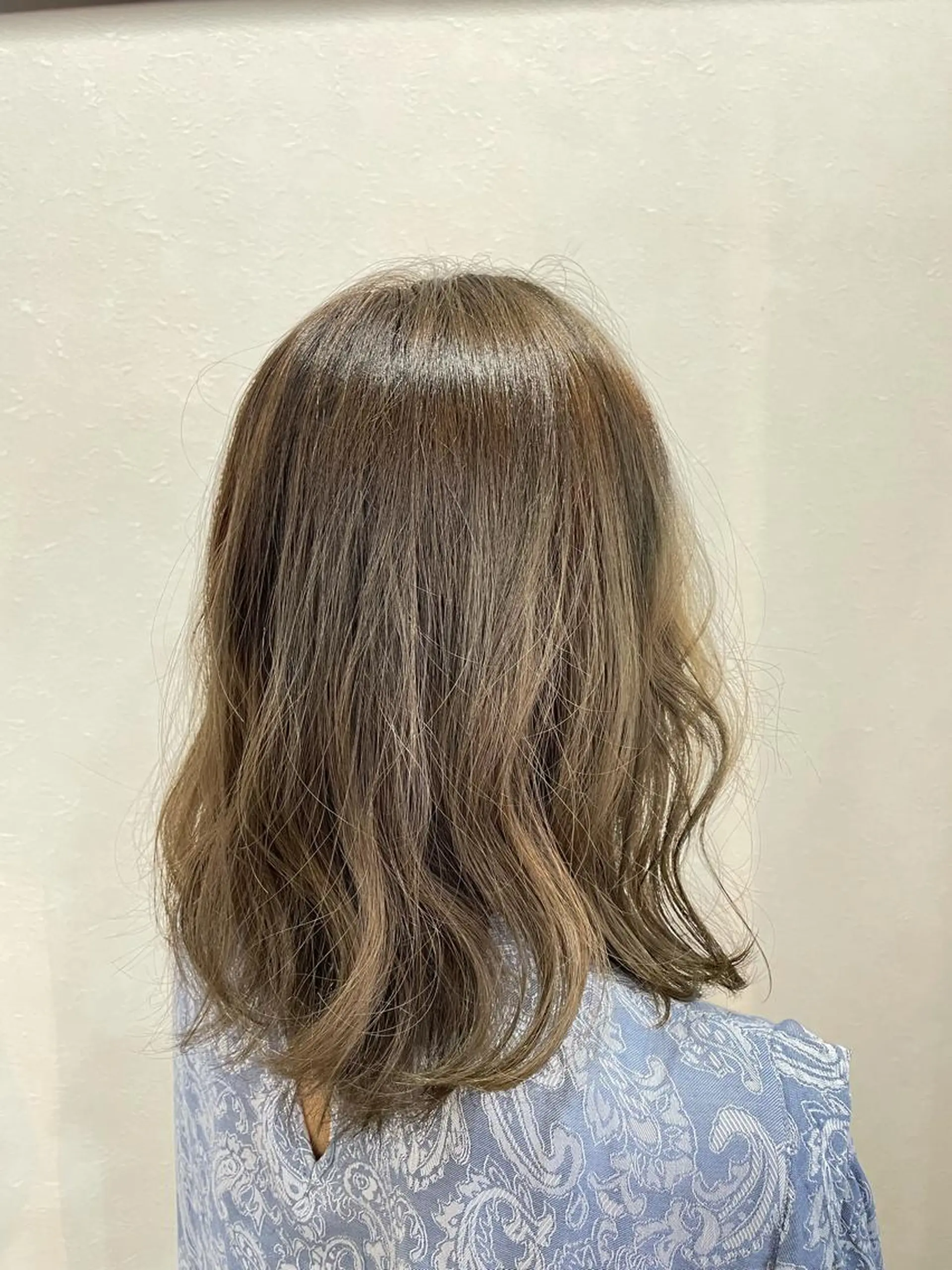 ミディアム 佐治 梨乃のヘアスタイル