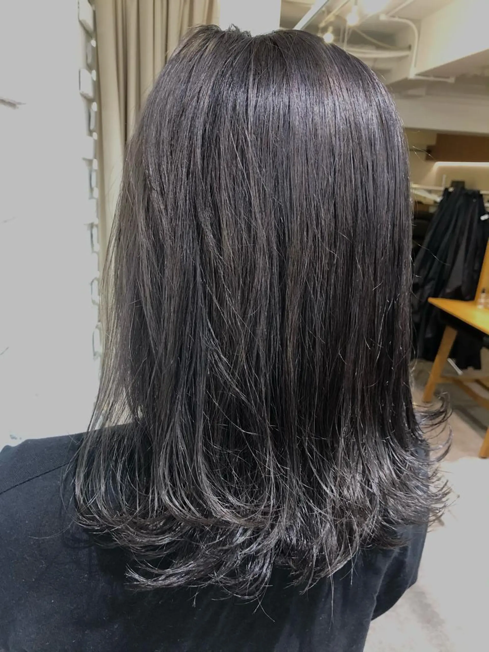 セミロング レイヤーカット hair design BEER今泉店所属・尾崎 海璃のヘアスタイル