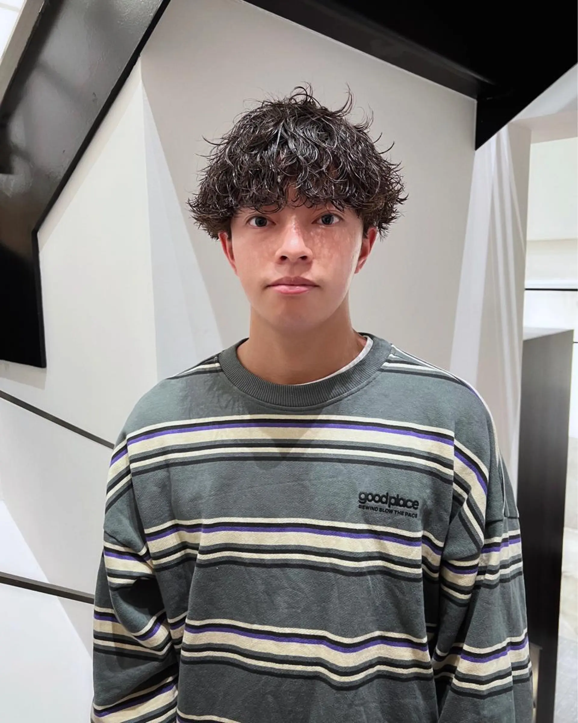 パーマ メンズ メンズパーマ 波巻きパーマ カット パーマ Qin shaire salon 原宿verno店所属・【センターパート】 ETO／江藤翼の眉毛・アイブロウイメージ