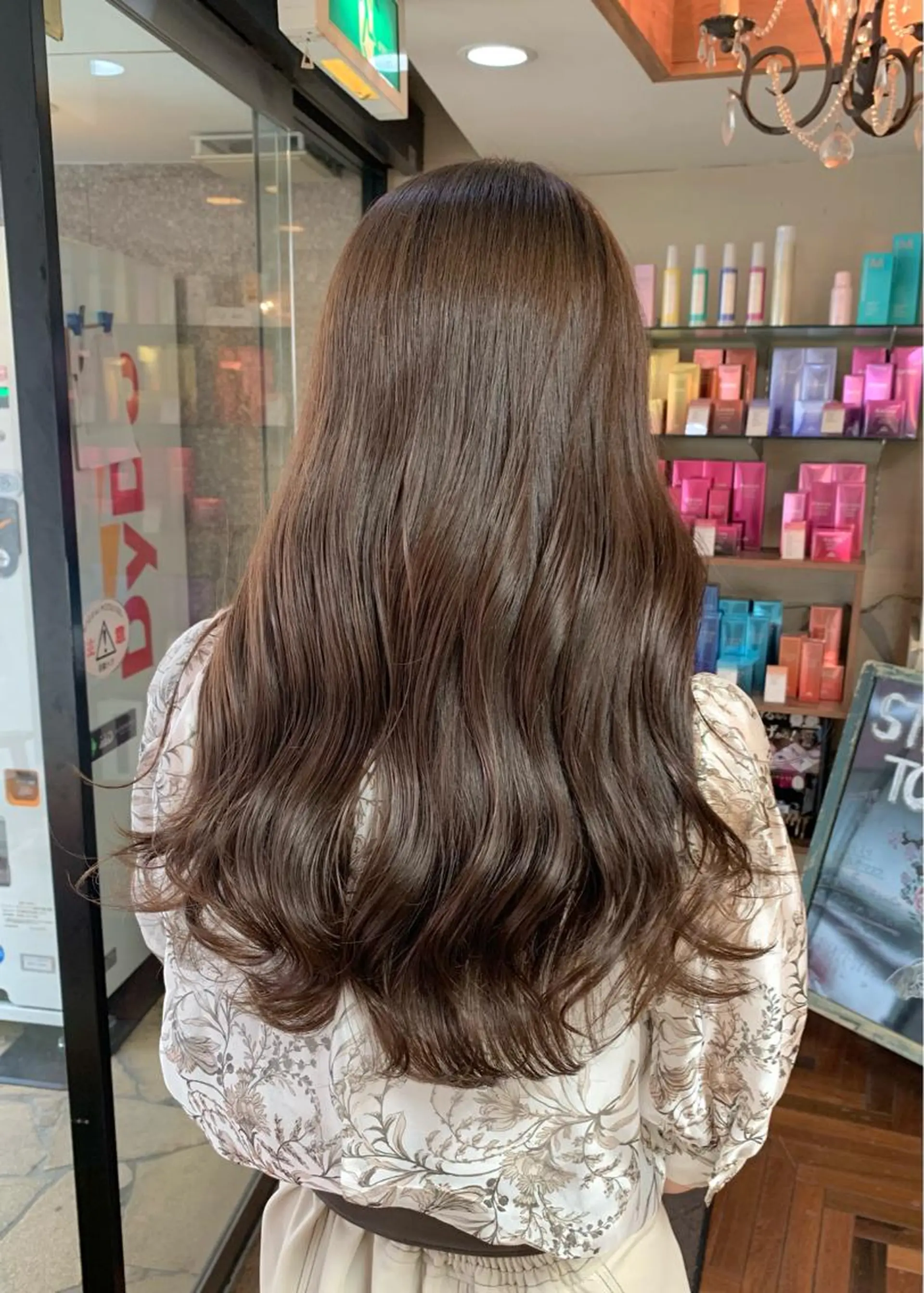 ロング カラー ベージュカラー ブリーチ ブリーチなしカラー LUMO所属・矢野 晃平のヘアスタイル