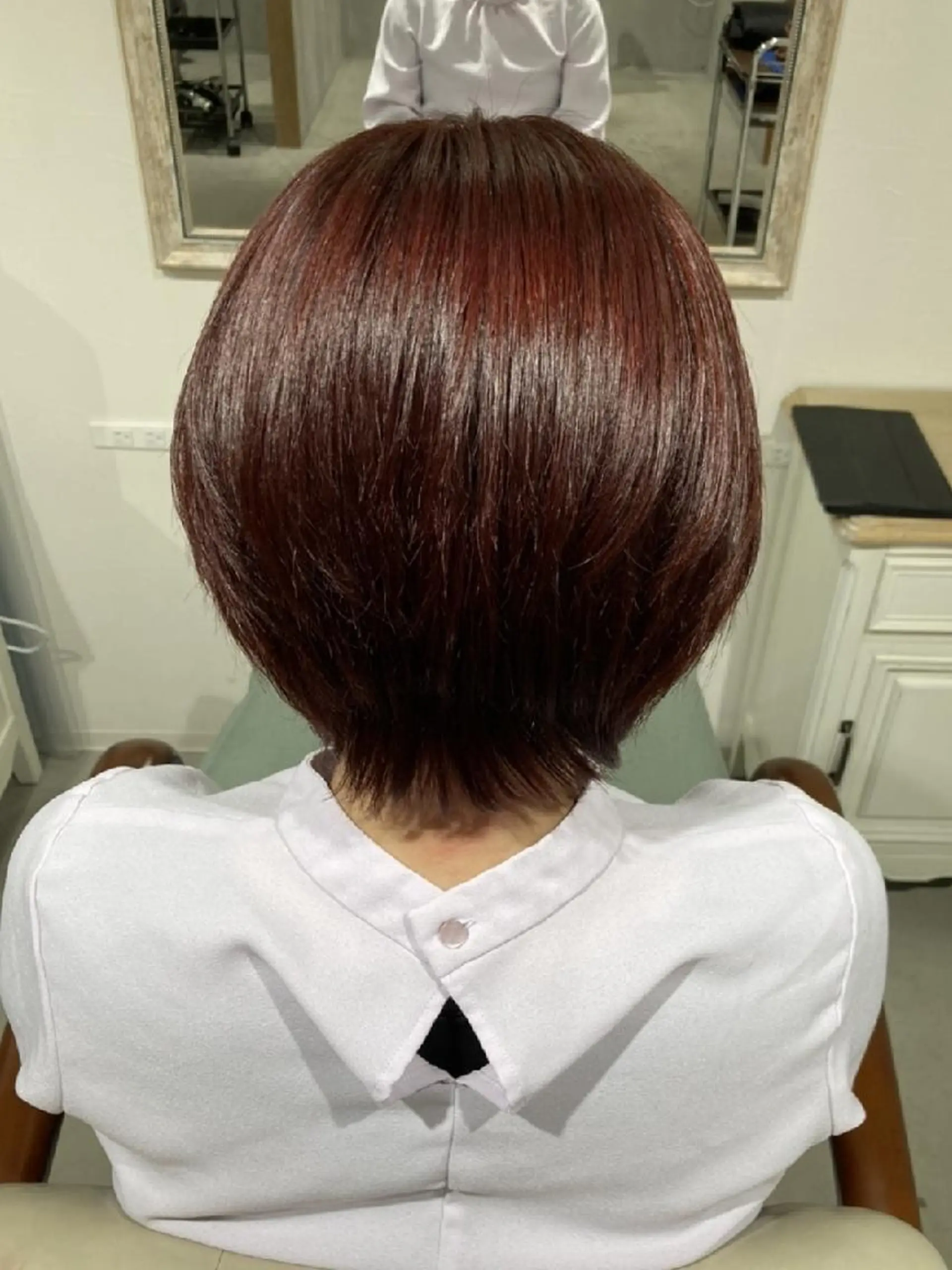 ショート カラー ボルドーカラー 福永 ちひろのヘアスタイル