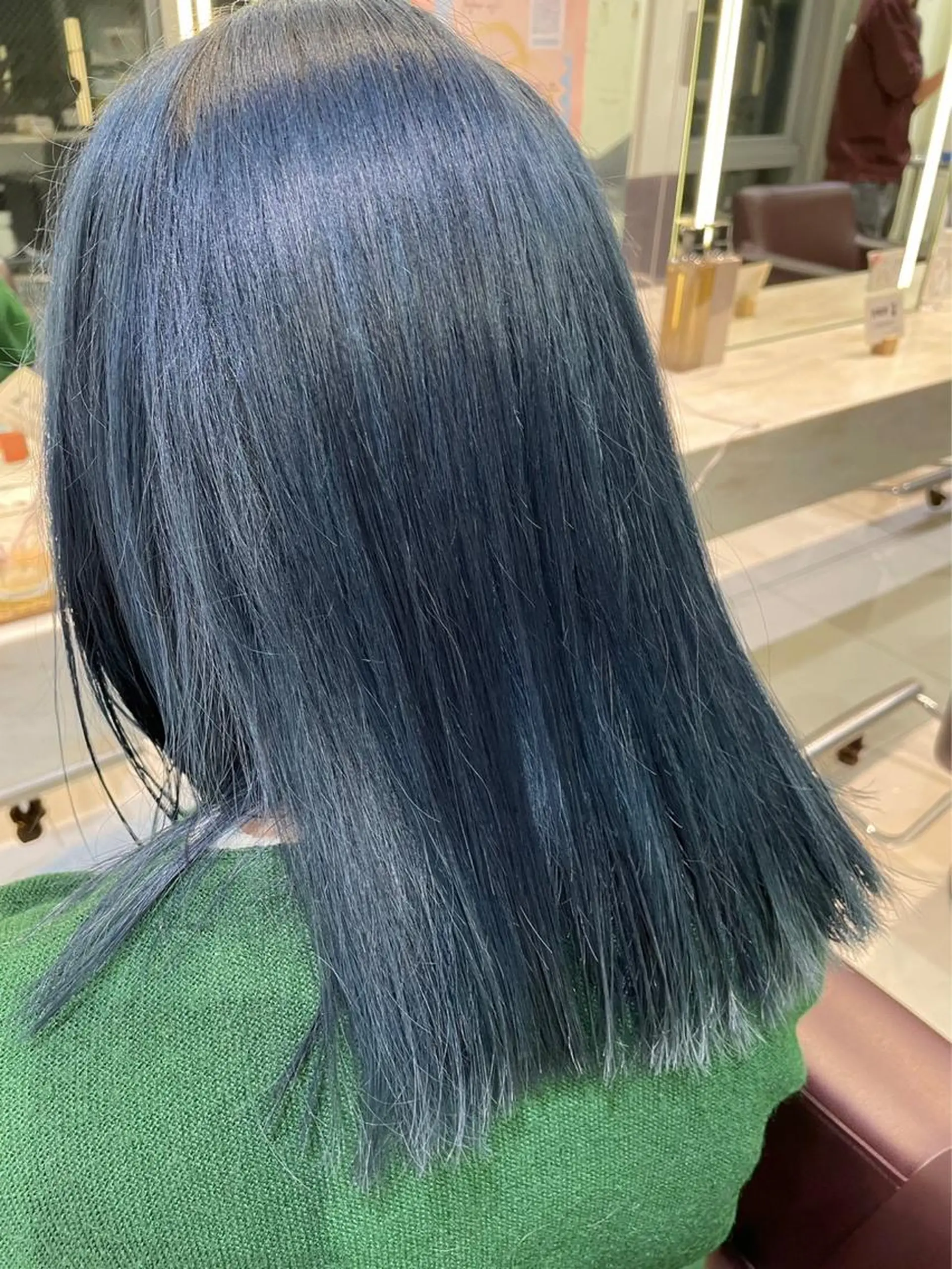 セミロング カラー 似合わせレイヤー 海外風レイヤーmioのヘアスタイル