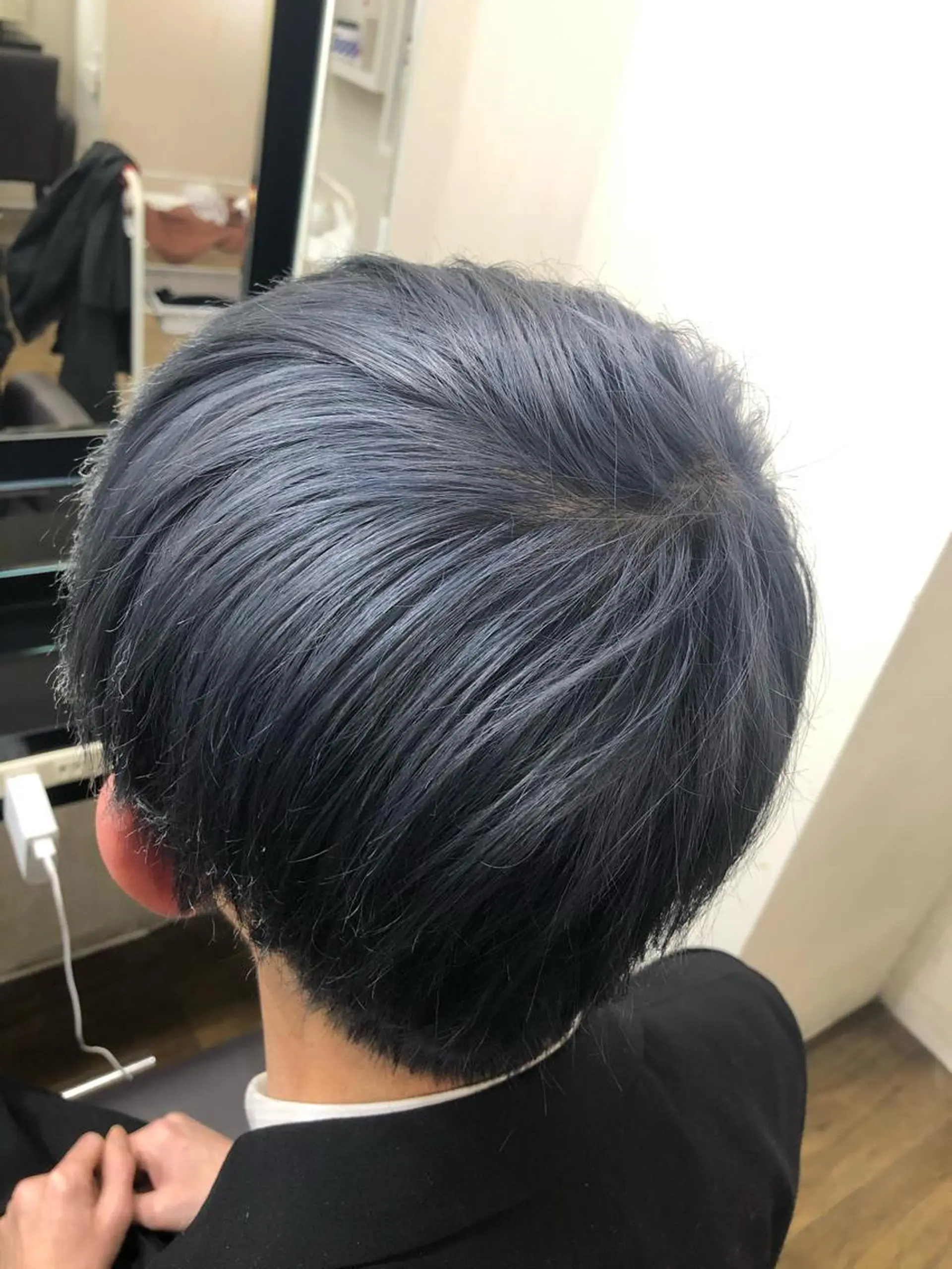 カラー メンズ メンズブリーチ ブリーチ シルバー 大阪メンズヘアのプロ 高橋 直希のヘアスタイル