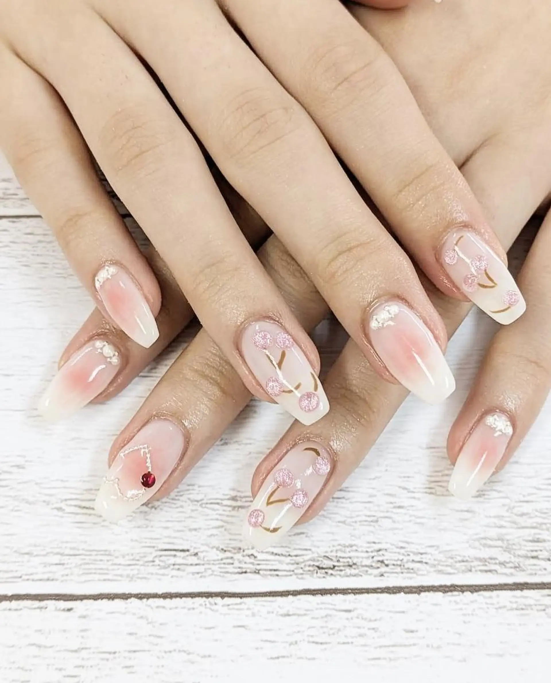 ネイル 長さ出し ジェルネイル 持ち込み パラジェル 春ネイル ハンドネイル リラネイル すみれのネイルデザイン