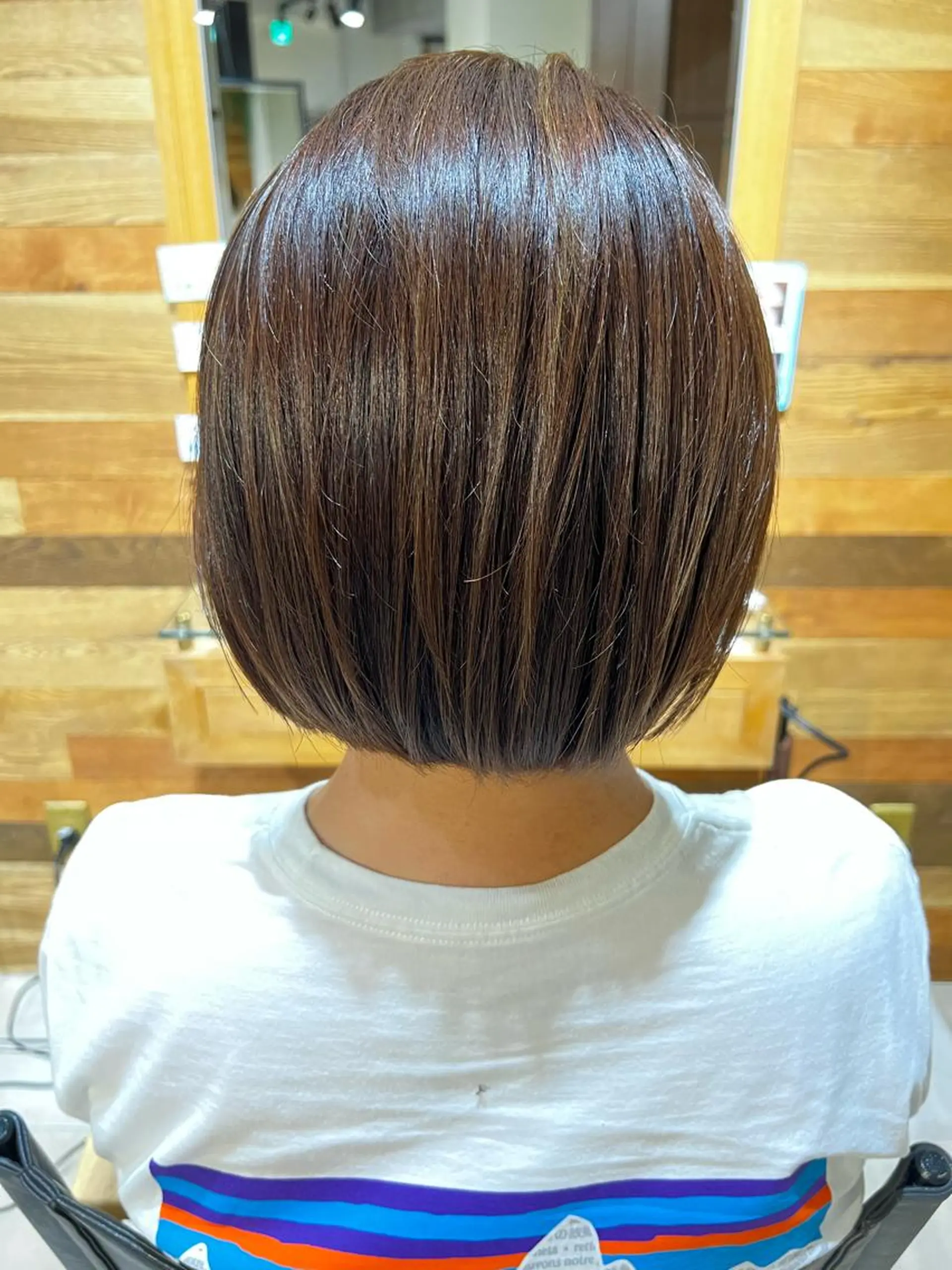 ミディアム カラー 切りっぱなしボブ ハイライトカラー ボブ ハイライト ながやま まいのヘアスタイル